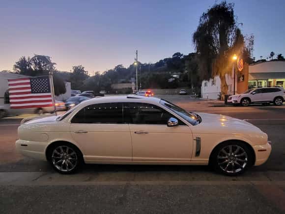 Every XJ8 needs this silver eagle flag pole.