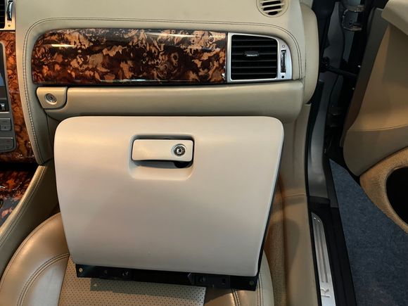 Note contrast with the Caramel interior of my 2011 XK