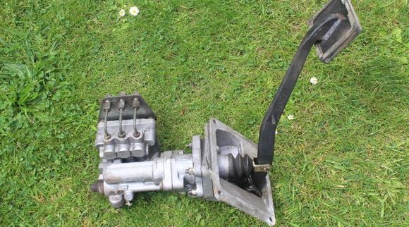 The Master Cylinder Actuator for a Pre-Facelift XJS including the Valve Block only £100.