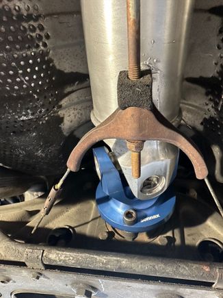 Good clearance all around at the rear as well.