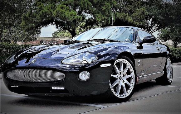 2005 Jaguar XKR Coupe  -  Ebony/Ivory