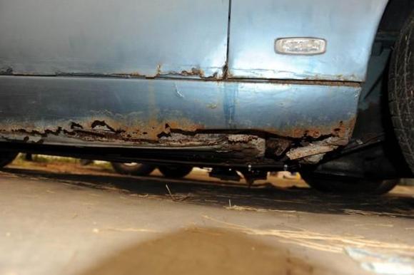 Right Rocker Pannel. BAD rust, worst spot on the car