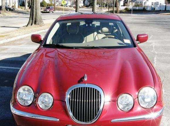 The "classic" look of a Jaguar!!