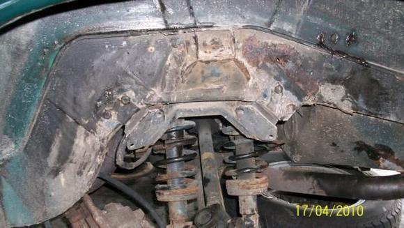 driver side rear wheel - some more rust 1.