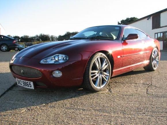 96MY XK8 With Selena 20" wheels in shadow finish from the XKRS (X150) and a 2005 conversion