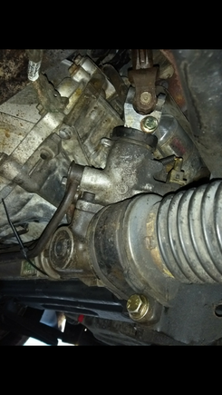 Steering rack connection to lower steering column