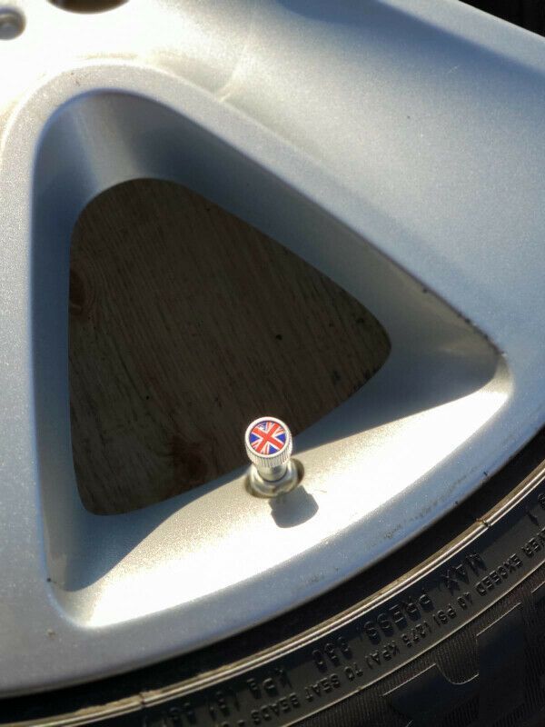 Wheels and Tires/Axles - OEM Jaguar "Cygnus" 18 Inch Rims - W/ Tires & TPMS Sensors - Used - All Years Jaguar All Models - Toronto, ON L7A0T7, Canada