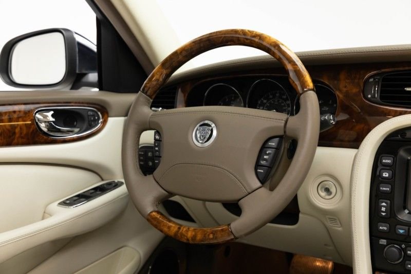 2008 Jaguar Vanden Plas - almost mint 08 32K mile Vanden Plas - Used - VIN SAJWA82B58SH22735 - 32,500 Miles - Other - Dallas, TX 75088, United States