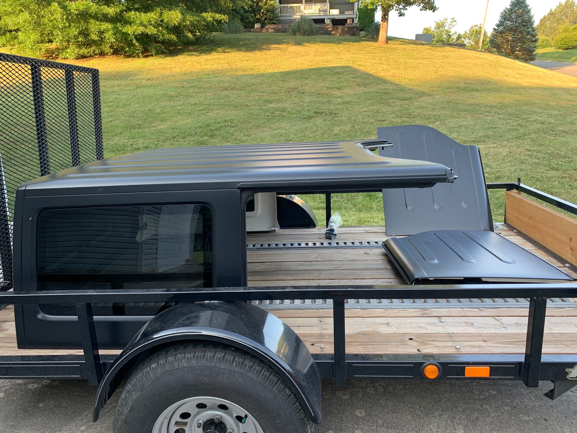 Exterior Body Parts - Jeep Jk Unlimited 3 piece Fredom Hardtop black - Used - 2007 to 2018 Jeep Wrangler - Sevierville, TN 37862, United States