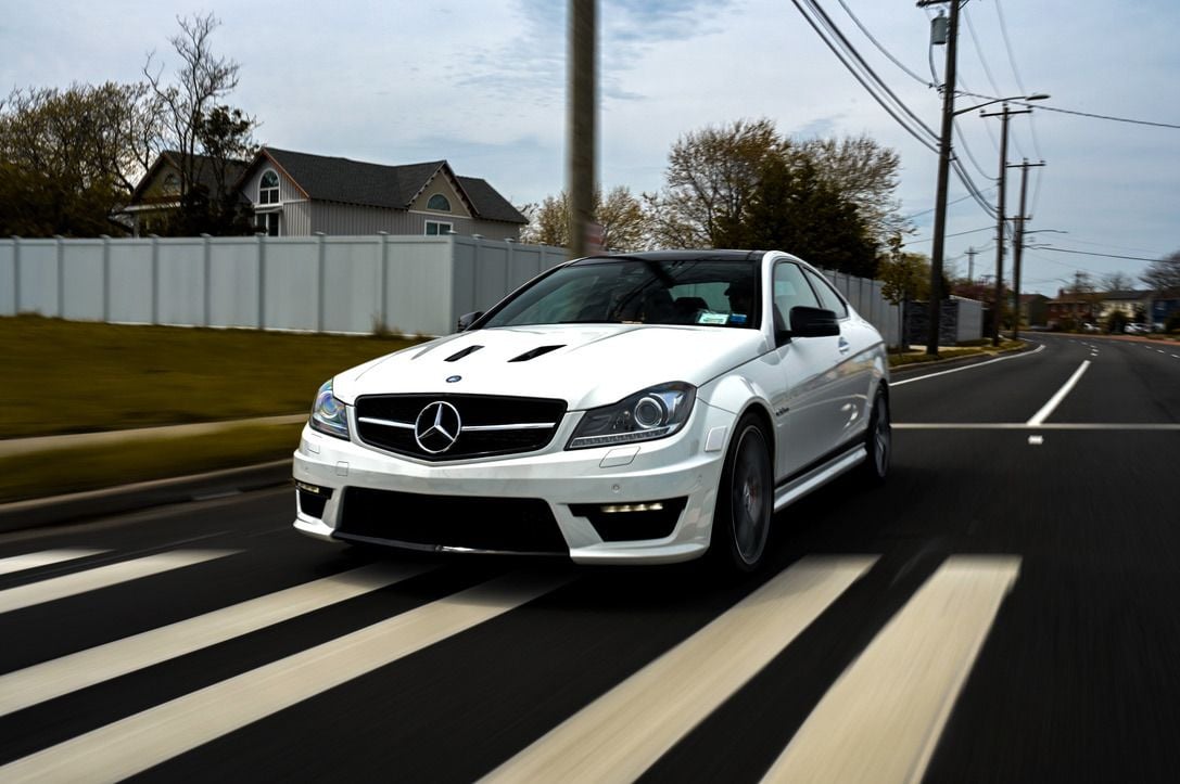 14 C63 Edition 507 Fully Optioned Polar White On Black Dinamica Coupe W Exhuast Mbworld Org Forums