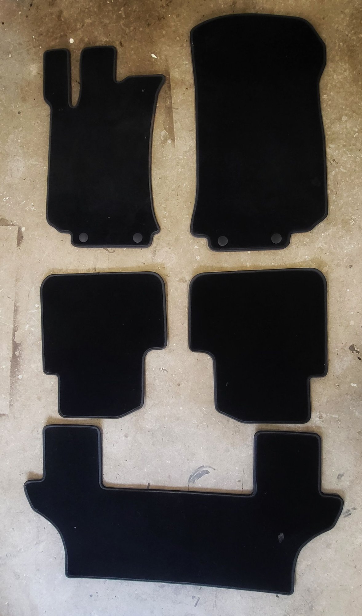 Mercedes Benz W251 R Class Genuine Carpeted Floor Mats R500 R350 R320