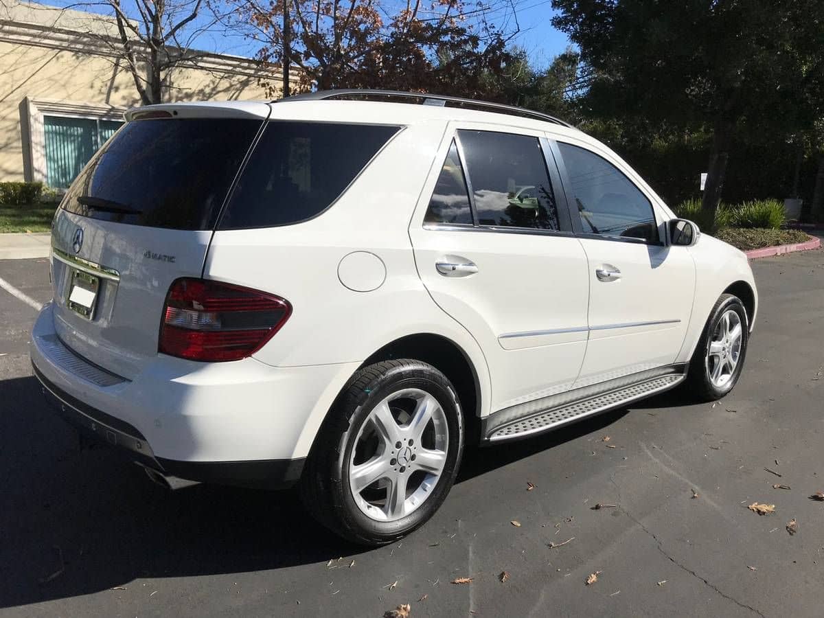 2007 Mercedes-Benz ML500 - Mercedes-Benz ML500 2007 - Used - VIN 1GKDT13S072240048 - 71,000 Miles - 8 cyl - 4WD - Automatic - SUV - White - Los Altos Hills, CA 94022, United States