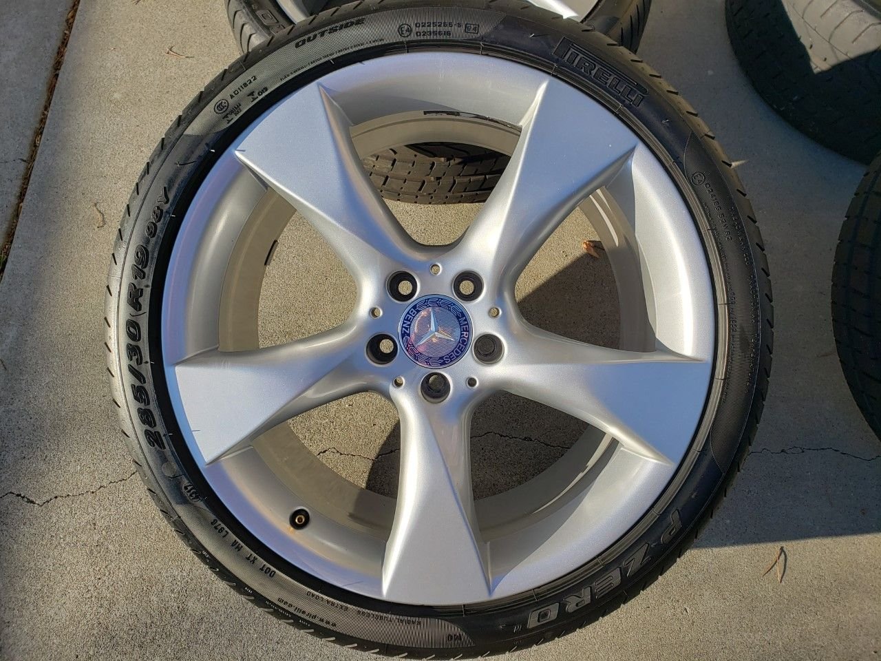 Wheels and Tires/Axles - CLS550 Tires & Wheels 2014 - Used - 2014 to 2019 Mercedes-Benz CLS500 - Fairfield, CA 94534, United States