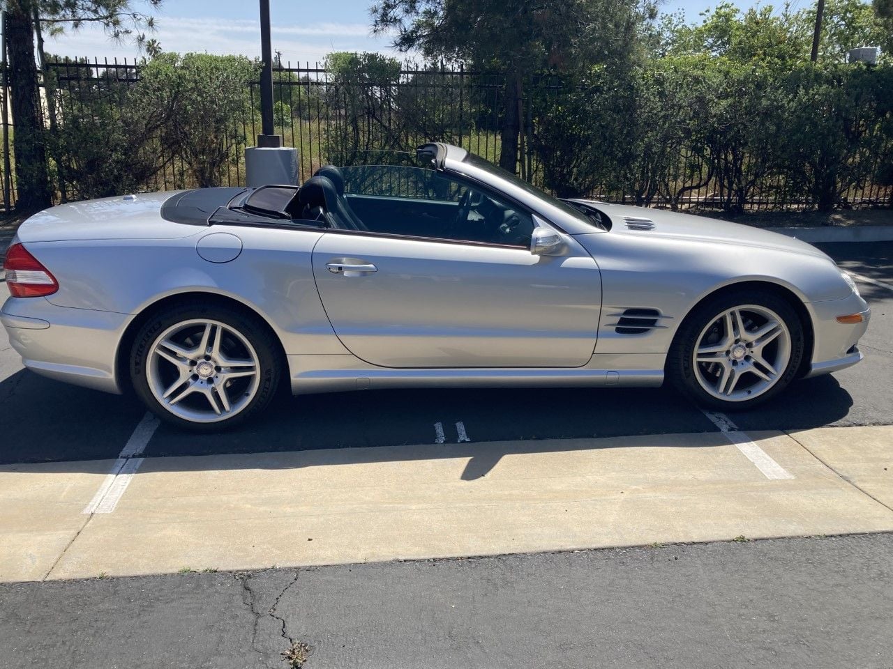 2008 Mercedes-Benz SL550 - My Toy - Used - VIN WDBSK71F38F138296 - 75,200 Miles - 8 cyl - 2WD - Automatic - Convertible - Silver - San Bernardino, CA 92411, United States