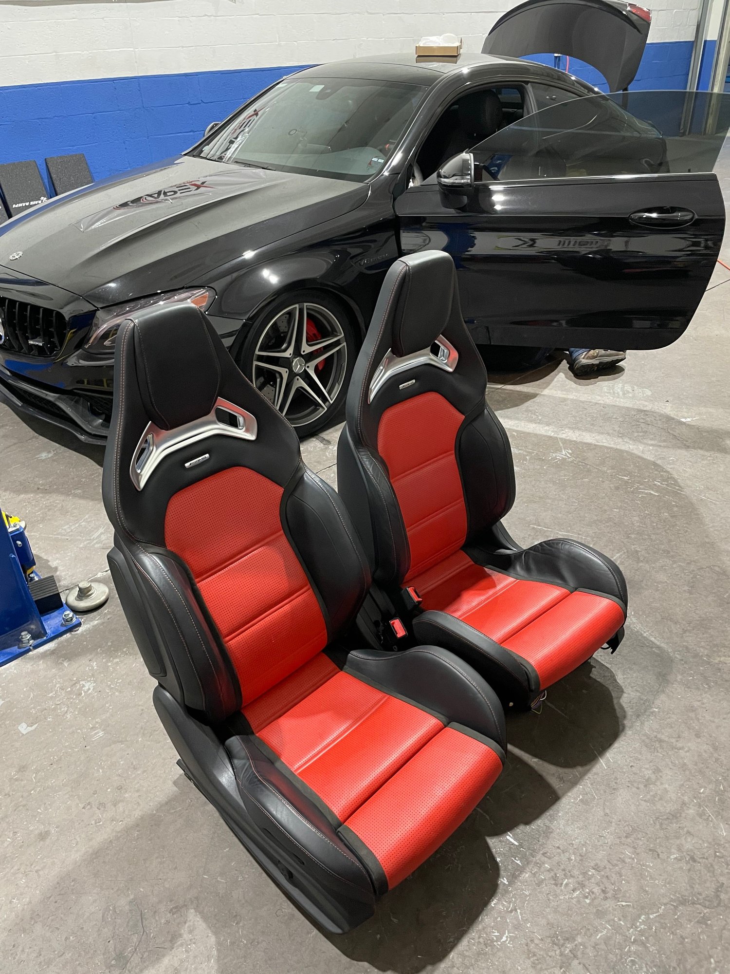 Interior/Upholstery - W205 AMG Performance Heated Seats - Black/Red - Used - All Years Mercedes-Benz C43 AMG - 2015 to 2021 Mercedes-Benz C63 AMG - 2015 to 2021 Mercedes-Benz C63 AMG S - Miami, FL 33131, United States
