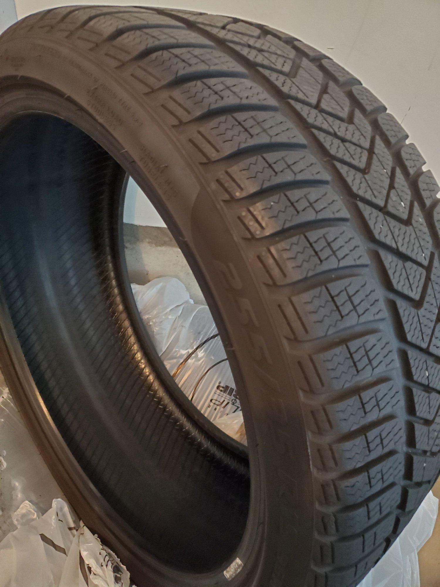 Wheels and Tires/Axles - Winter tires Full Staggered Set Pirelli Sotozero 3 - Used - 2016 to 2018 Mercedes-Benz C43 AMG - Simsbury, CT 06070, United States