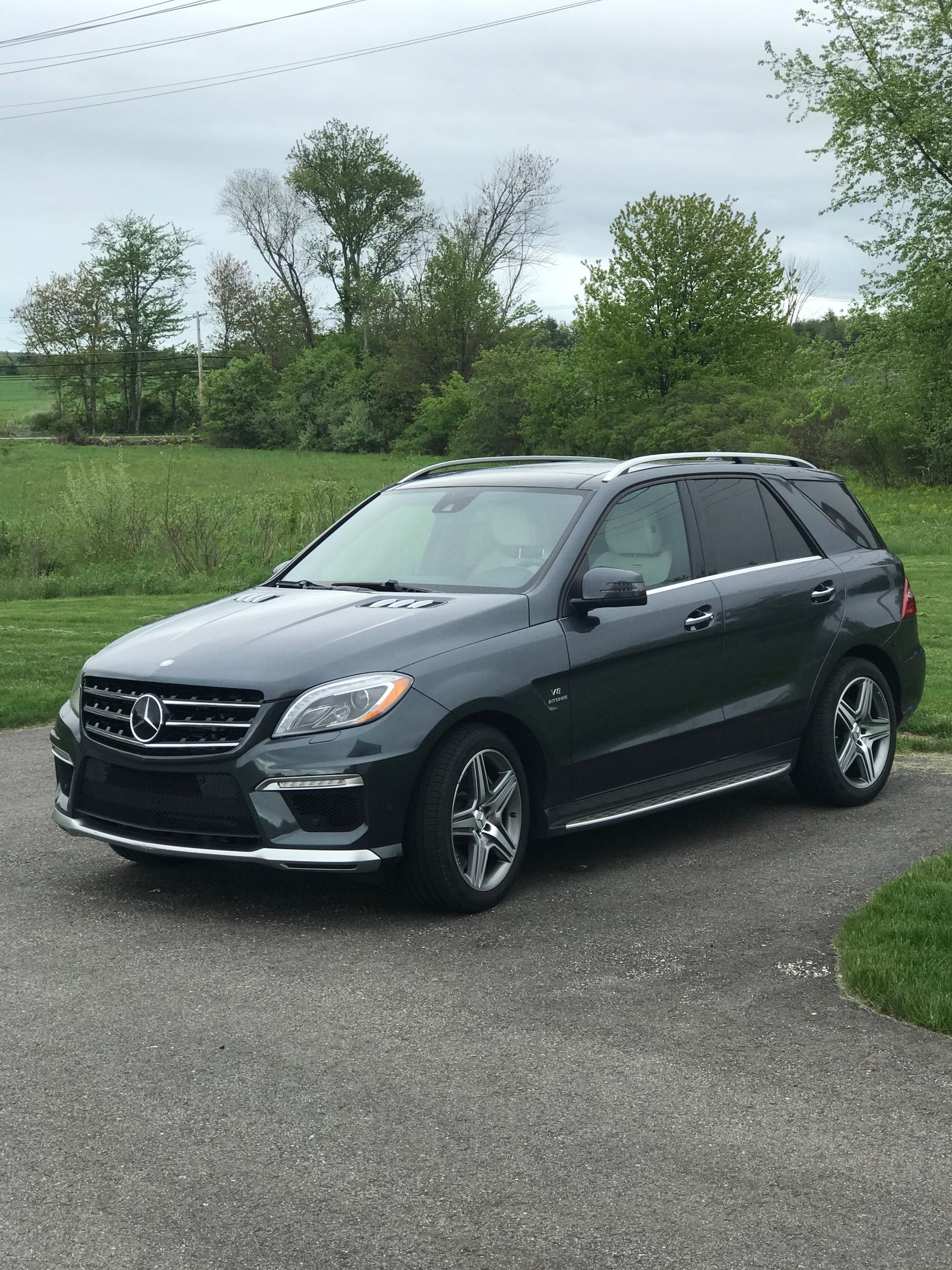 2012 Mercedes-Benz ML63 AMG - 2012 ML63 - Used - VIN 4jgda7eb3ca042917 - 62,000 Miles - 8 cyl - AWD - Automatic - SUV - Gray - Bow, NH 03304, United States
