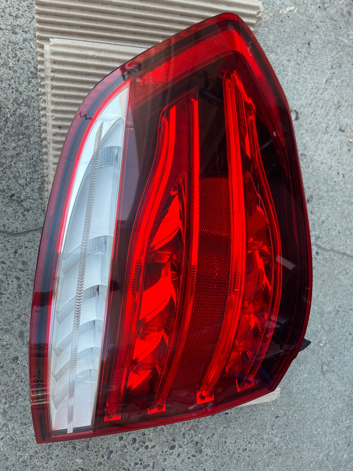 Lights - Mercedes S212 Wagon W212 Facelift outer tail lights - Used - 2014 to 2016 Mercedes-Benz E350 - 2014 to 2016 Mercedes-Benz E63 AMG - 2014 to 2016 Mercedes-Benz E-Class - Toronto, ON M5J2J1, Canada