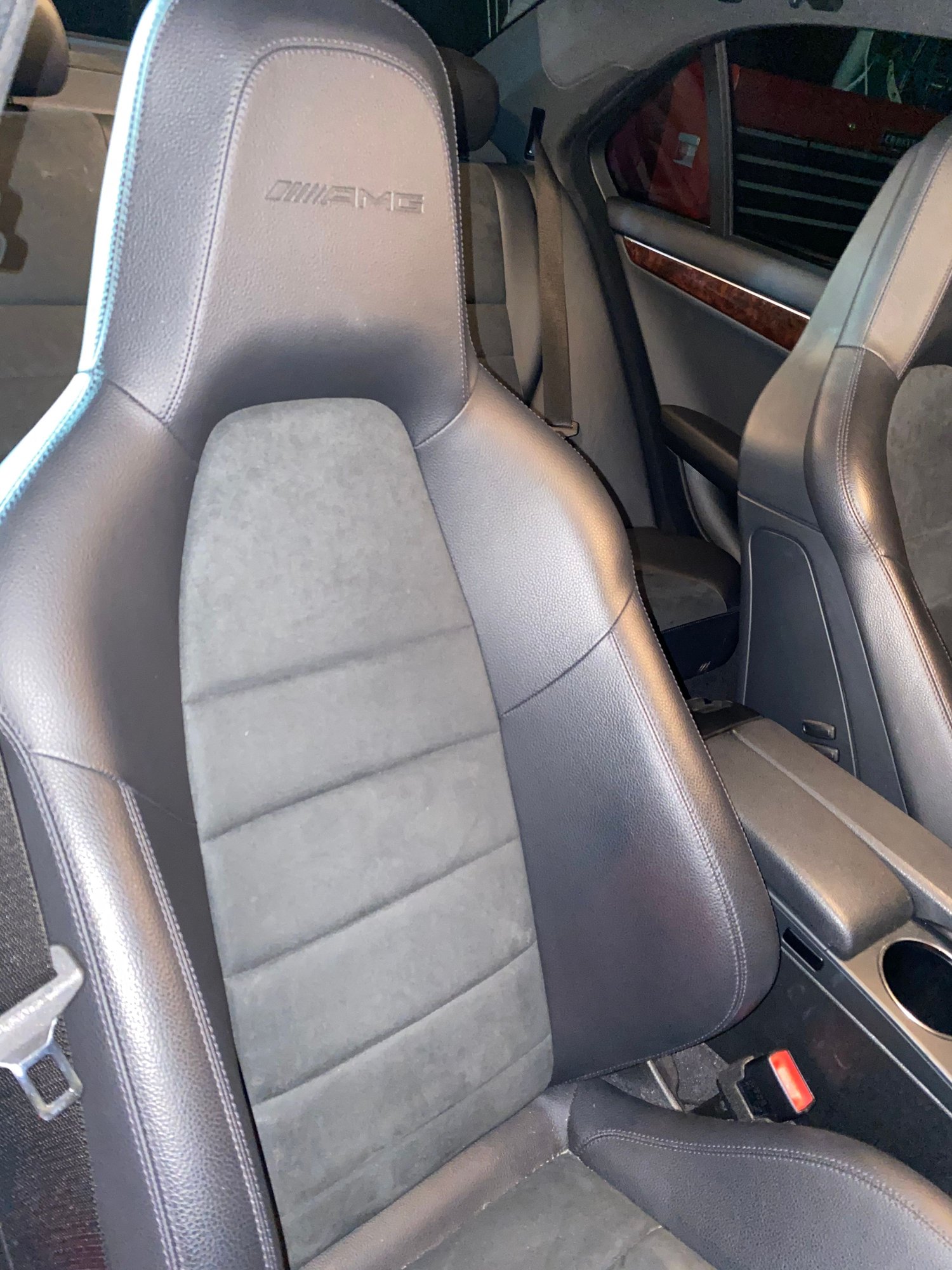 2013 Mercedes-Benz C63 AMG - 2013 C63 AMG w/ Extras - Used - VIN WDDGF7HB3DA801118 - 41,236 Miles - 8 cyl - 2WD - Automatic - Sedan - White - Columbus, OH 43016, United States