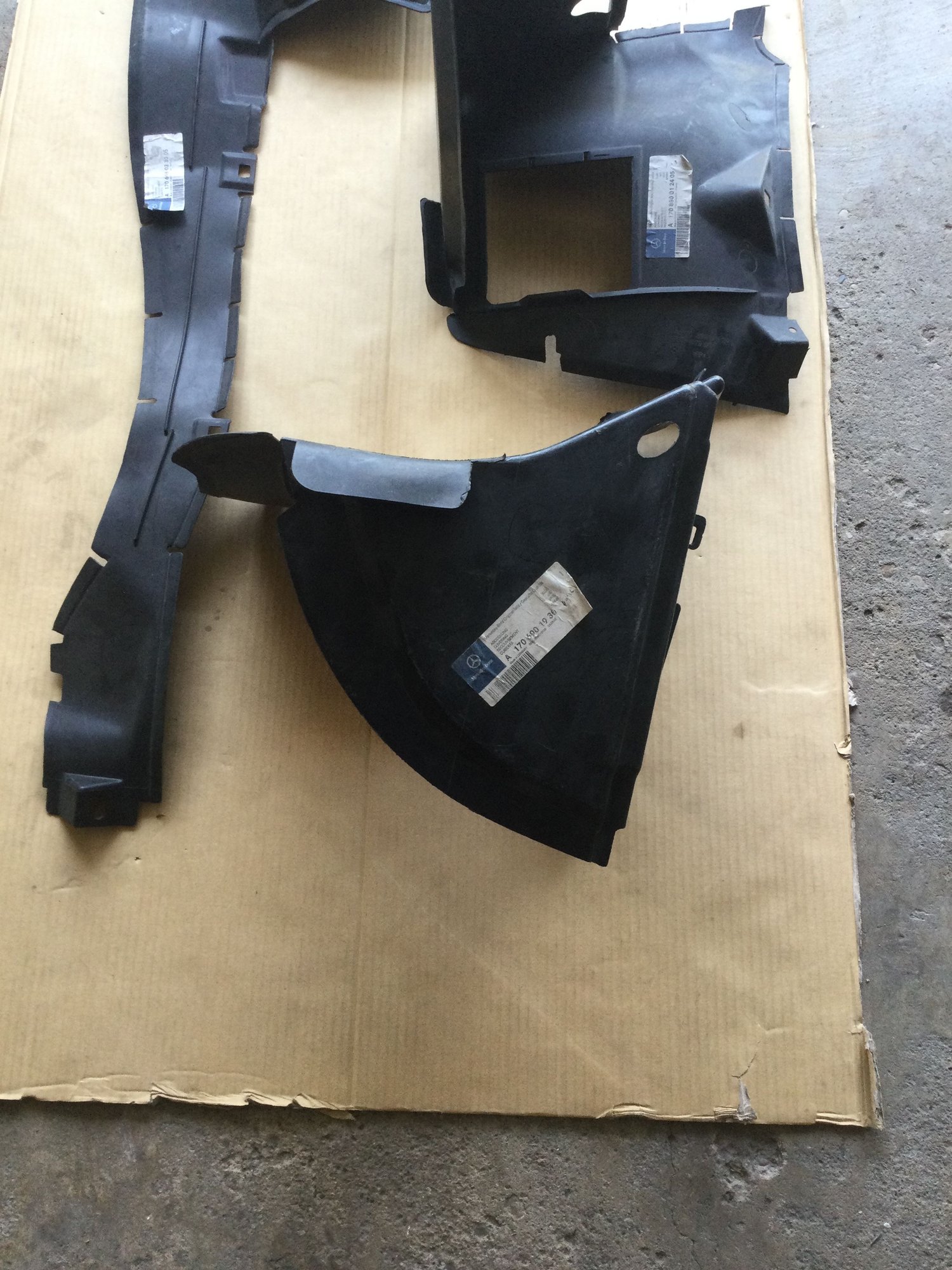 Exterior Body Parts - Mercedes Benz SLK (R170) fender liners - New - 1996 to 2004 Mercedes-Benz SLK320 - Grimsby, ON L3M 3J, Canada