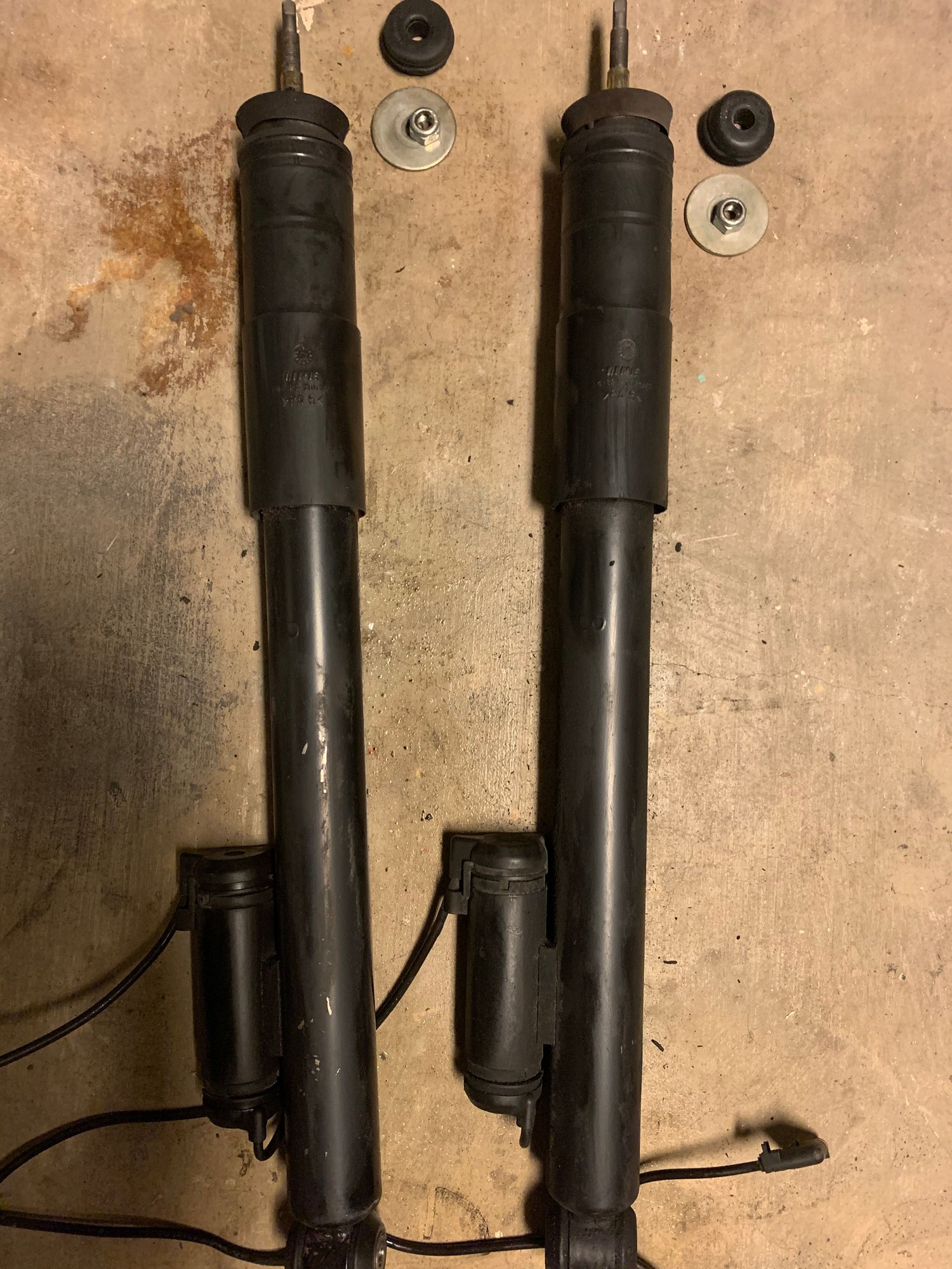 Steering/Suspension - E500 rear electric shocks for airmatic system 2113260100 - Used - Austin, TX 78729, United States