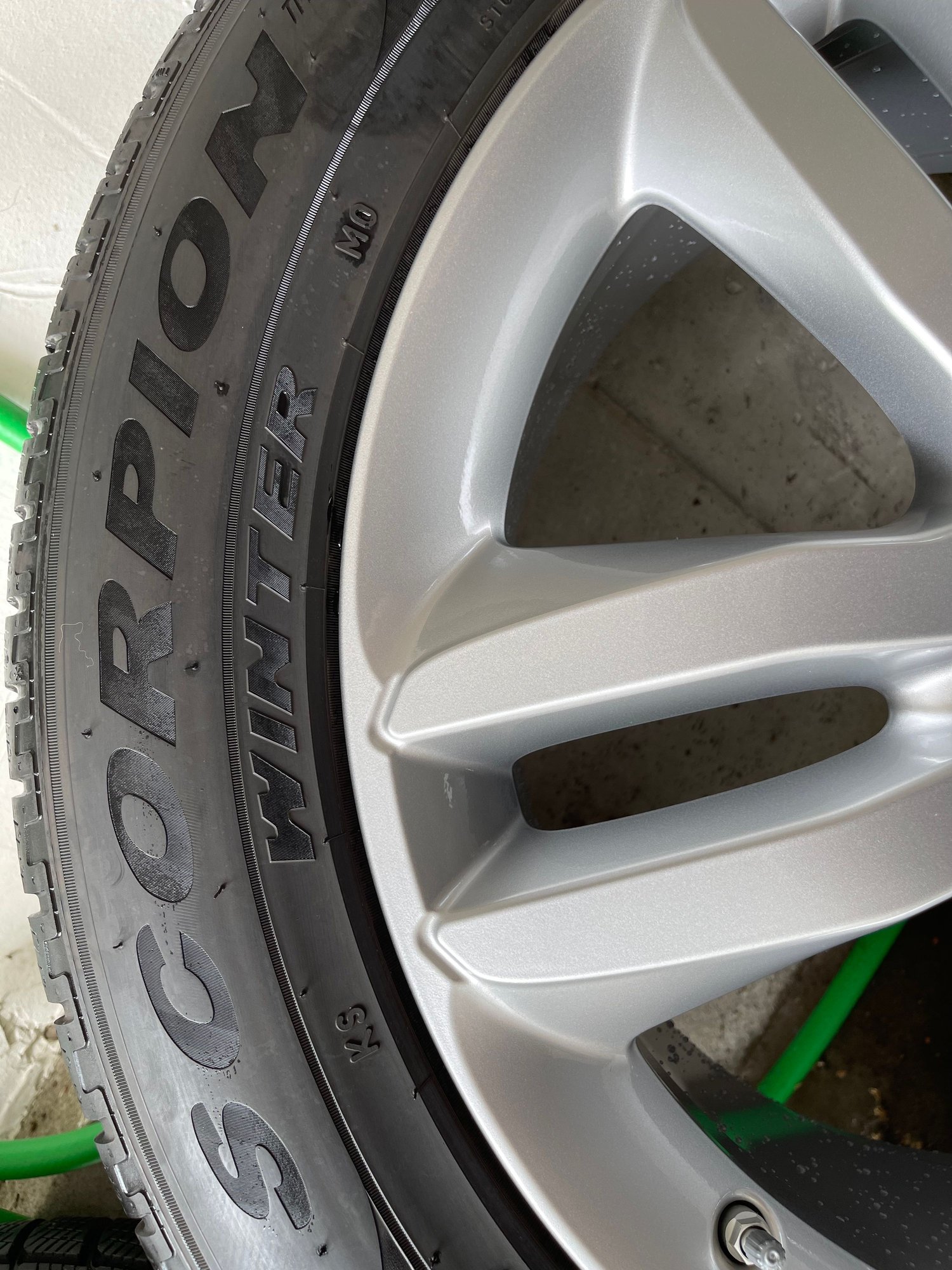 Wheels and Tires/Axles - Mercedes GLS Genuine Winter Wheel & Tire Package - Used - 2013 to 2023 Mercedes-Benz GLS-Class - 2013 to 2016 Mercedes-Benz GL350 - 2013 to 2016 Mercedes-Benz GL450 - 2013 to 2016 Mercedes-Benz GL550 - 2013 to 2016 Mercedes-Benz GL500 - Leominster, MA 01453, United States