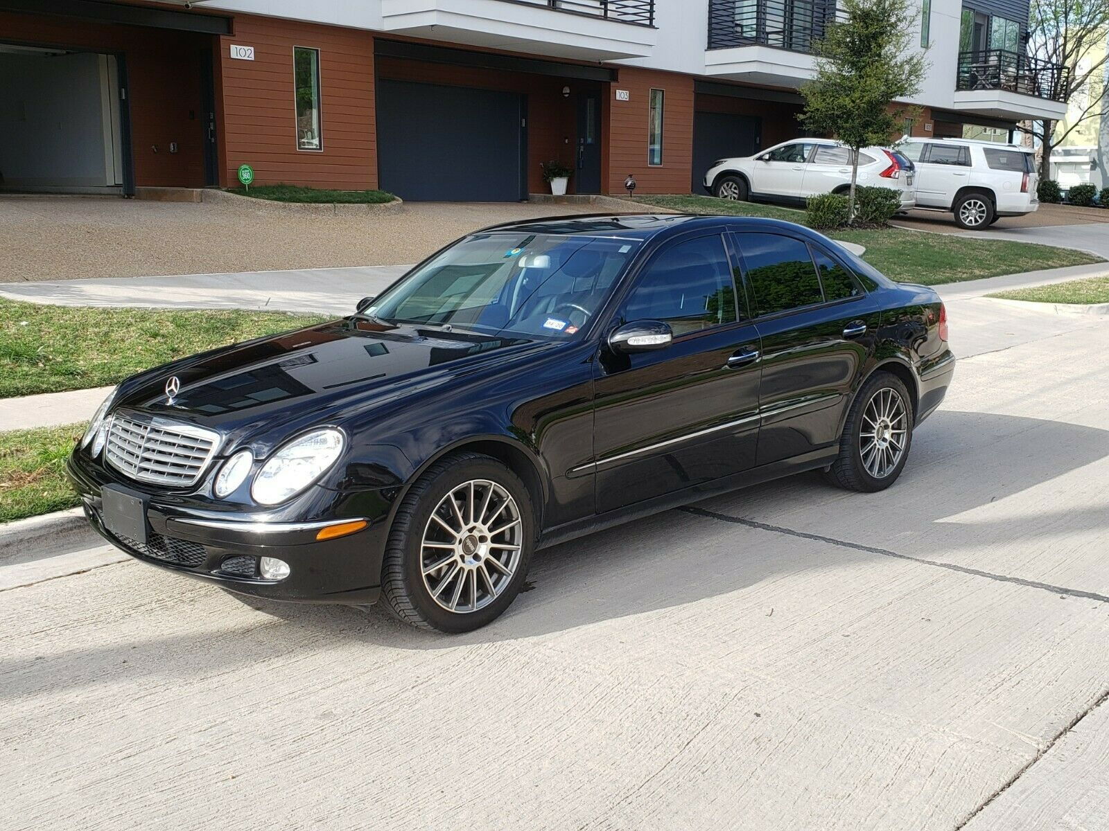 2004 Mercedes-Benz E320 - 2004 Mercedes E320 - excellent condition, low miles, clean title! - Used - VIN WDBUF65J34A511351 - 117,000 Miles - 6 cyl - 2WD - Automatic - Sedan - Black - Dallas, TX 75206, United States