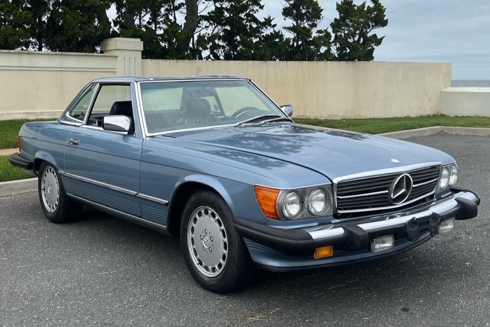 1988 Mercedes-Benz 560SL - 1988 Mercedes-Benz 560SL (Live Auction) - Used - VIN WDBBA48D0JA081046 - 118,800 Miles - 8 cyl - 2WD - Automatic - Coupe - Blue - Deal, NJ 07723, United States