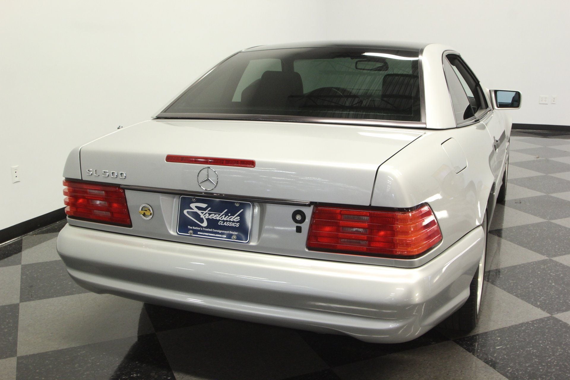 1997 Mercedes-Benz SL500 - 97 SL 500 sport Panorama Rood AMG monochrome’s and HID headlights - Used - VIN WDBFA67F7VF146421 - 73,200 Miles - 8 cyl - 2WD - Automatic - Convertible - Silver - West Bloomfield, MI 48323, United States