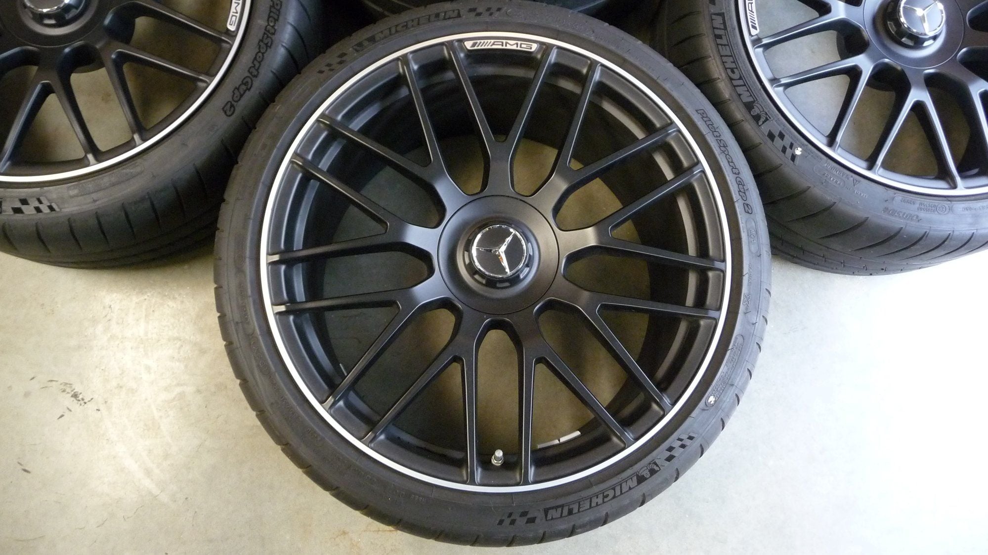 Wheels and Tires/Axles - WTB: 20-inch AMG forged cross-spoke wheels - Used....