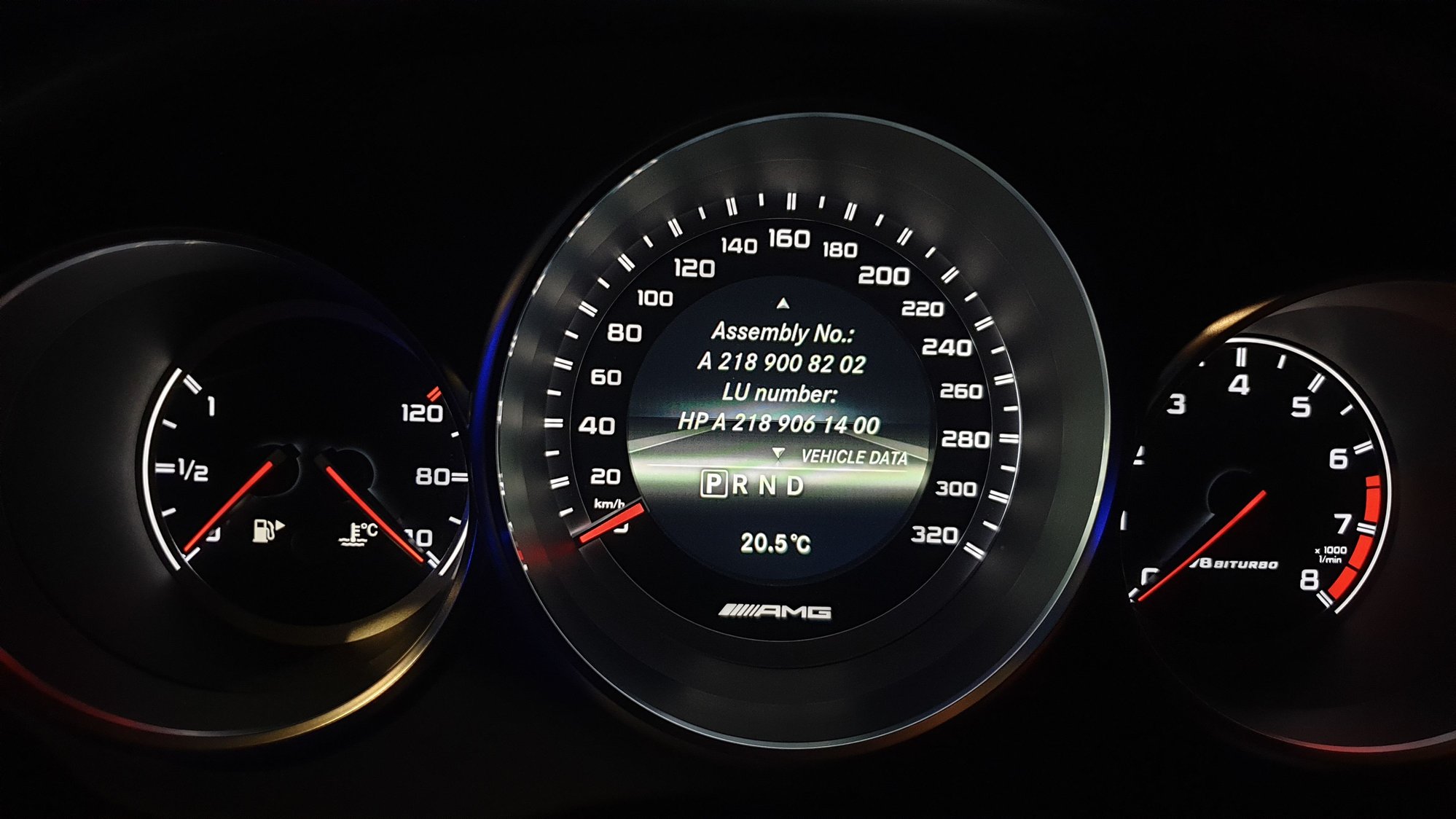 Interior/Upholstery - W218 w212 w207 63 AMG cluster km/h - Used - 0  All Models - Lebanon
