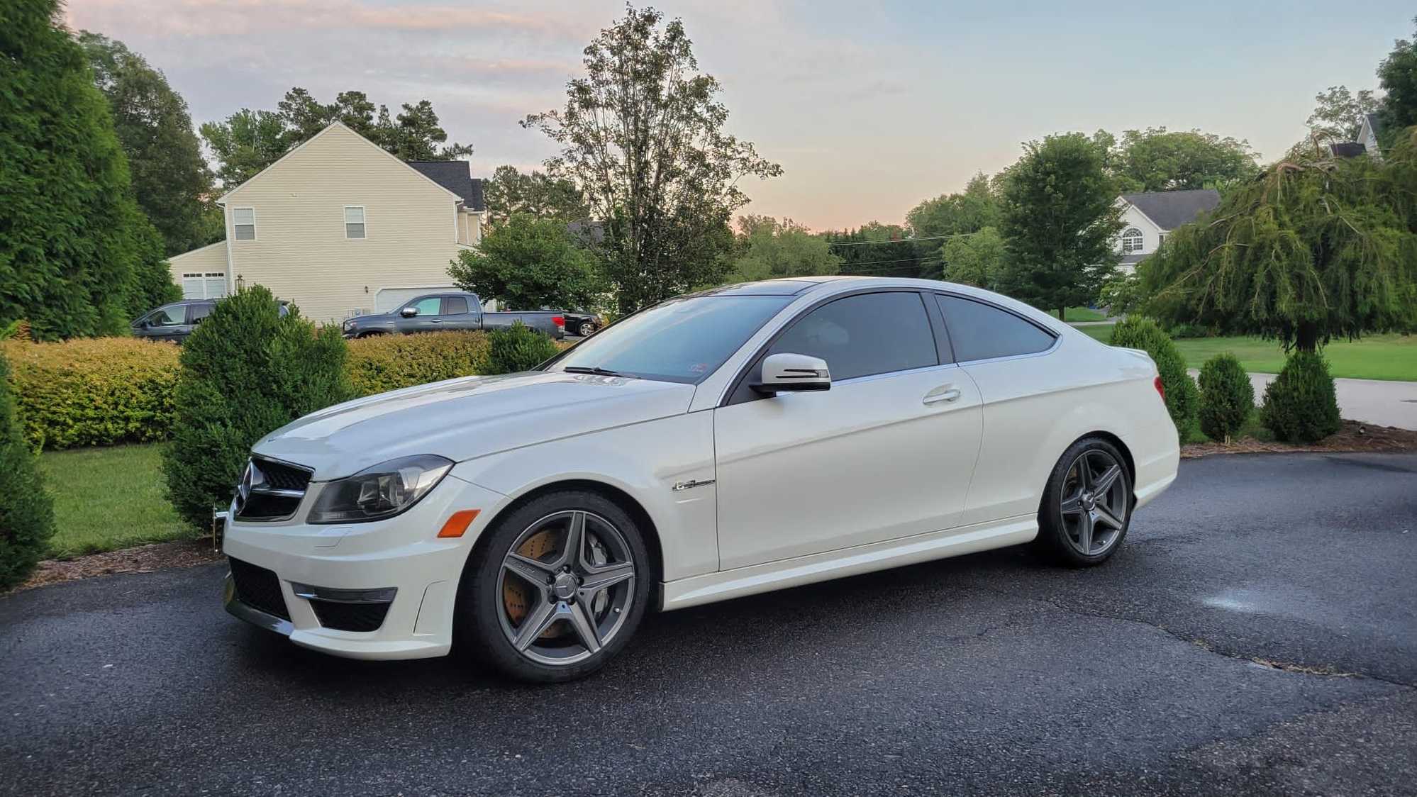 2013 Mercedes-Benz C63 AMG - 2013 Mercedes C63 AMG Coupe - Used - VIN WDDGJ7HB2DG035359 - 84,000 Miles - 8 cyl - 2WD - Automatic - Coupe - White - Arlington, VA 22206, United States