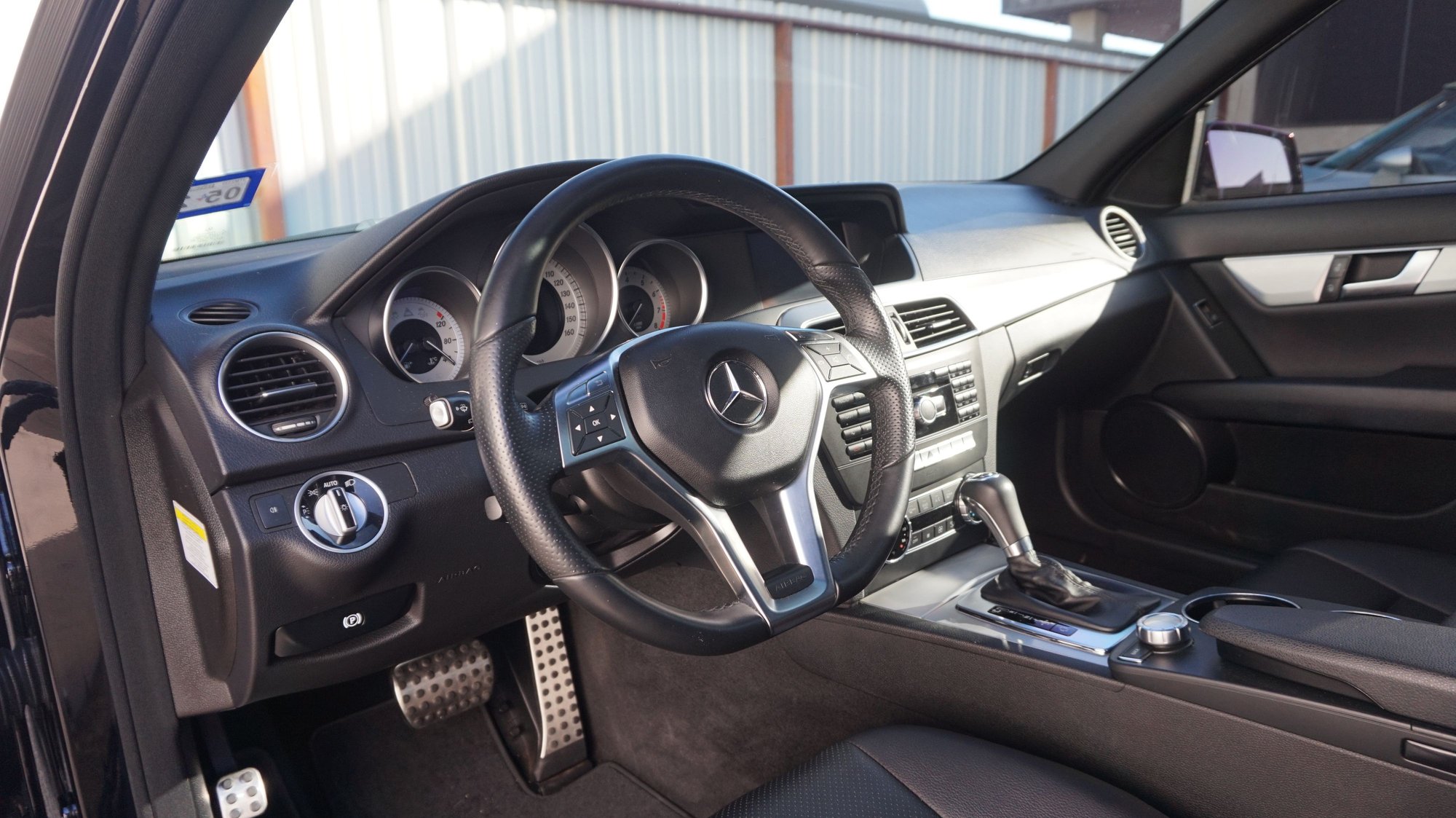 2013 Mercedes-Benz C250 - 2013 Mercedes-Benz C250 Sport - Used - VIN WDDGF4HB2DA809130 - 87,800 Miles - 4 cyl - 2WD - Automatic - Sedan - Black - Lubbock, TX 79423, United States