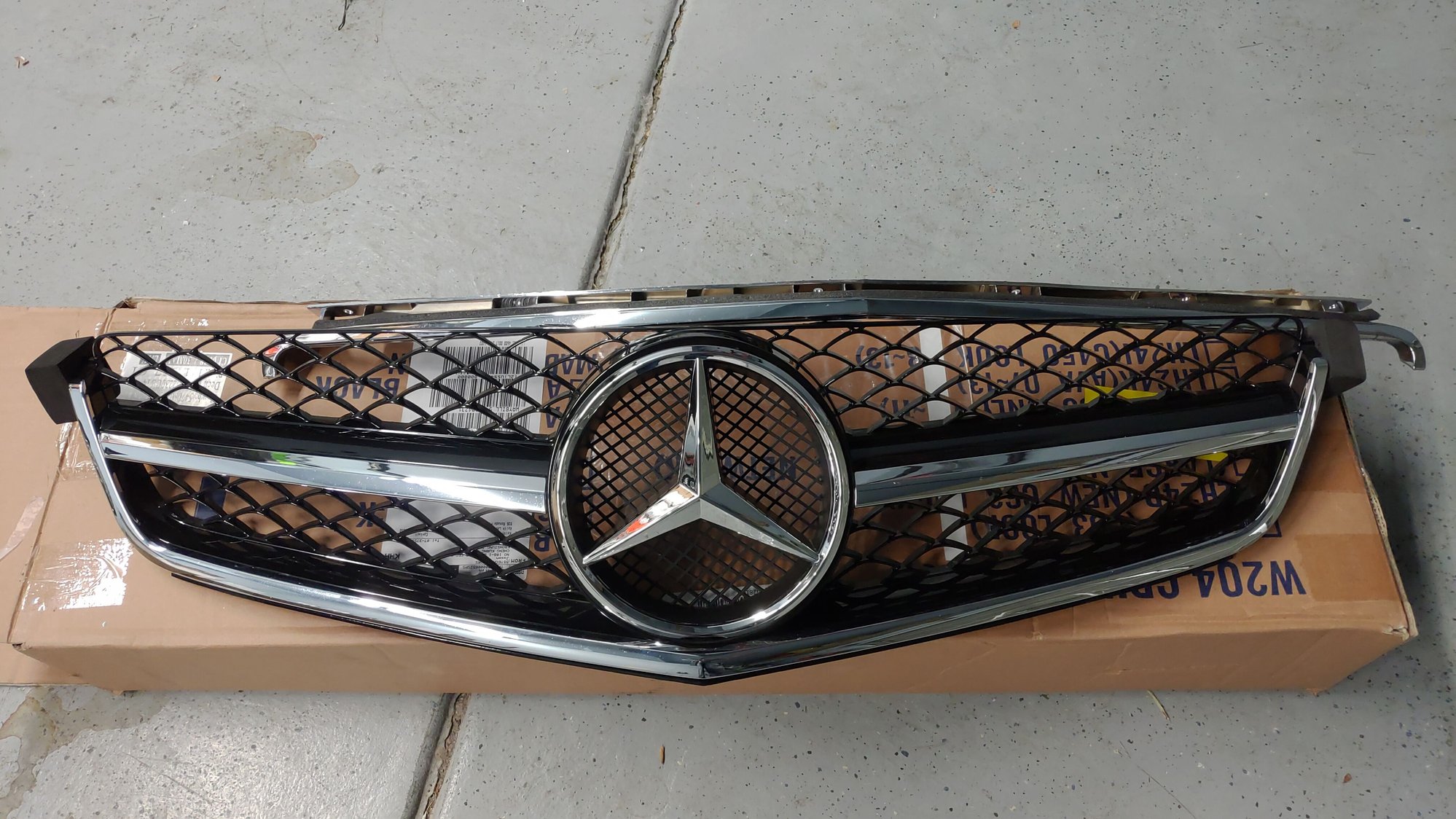 Exterior Body Parts - 2008-2011 Mercedes C63 AMG W204 Grille Brand New! - New - 2008 to 2011 Mercedes-Benz CLS63 AMG - Denver, CO 80233, United States