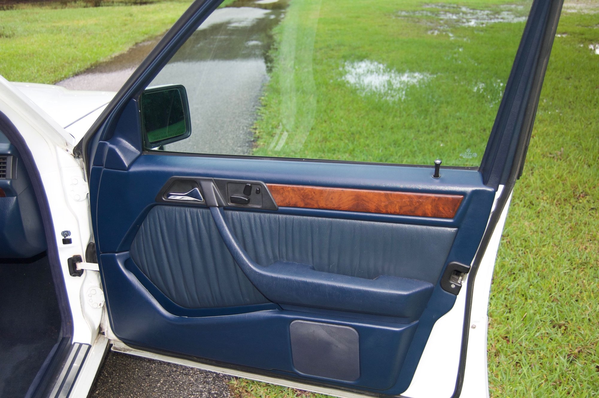 1993 Mercedes-Benz 400E - 1993 W124 400E For Sale/Trade - Used - VIN WDBEA34E0PB816150 - 273,000 Miles - 8 cyl - 2WD - Automatic - Sedan - White - Tampa, FL 33596, United States
