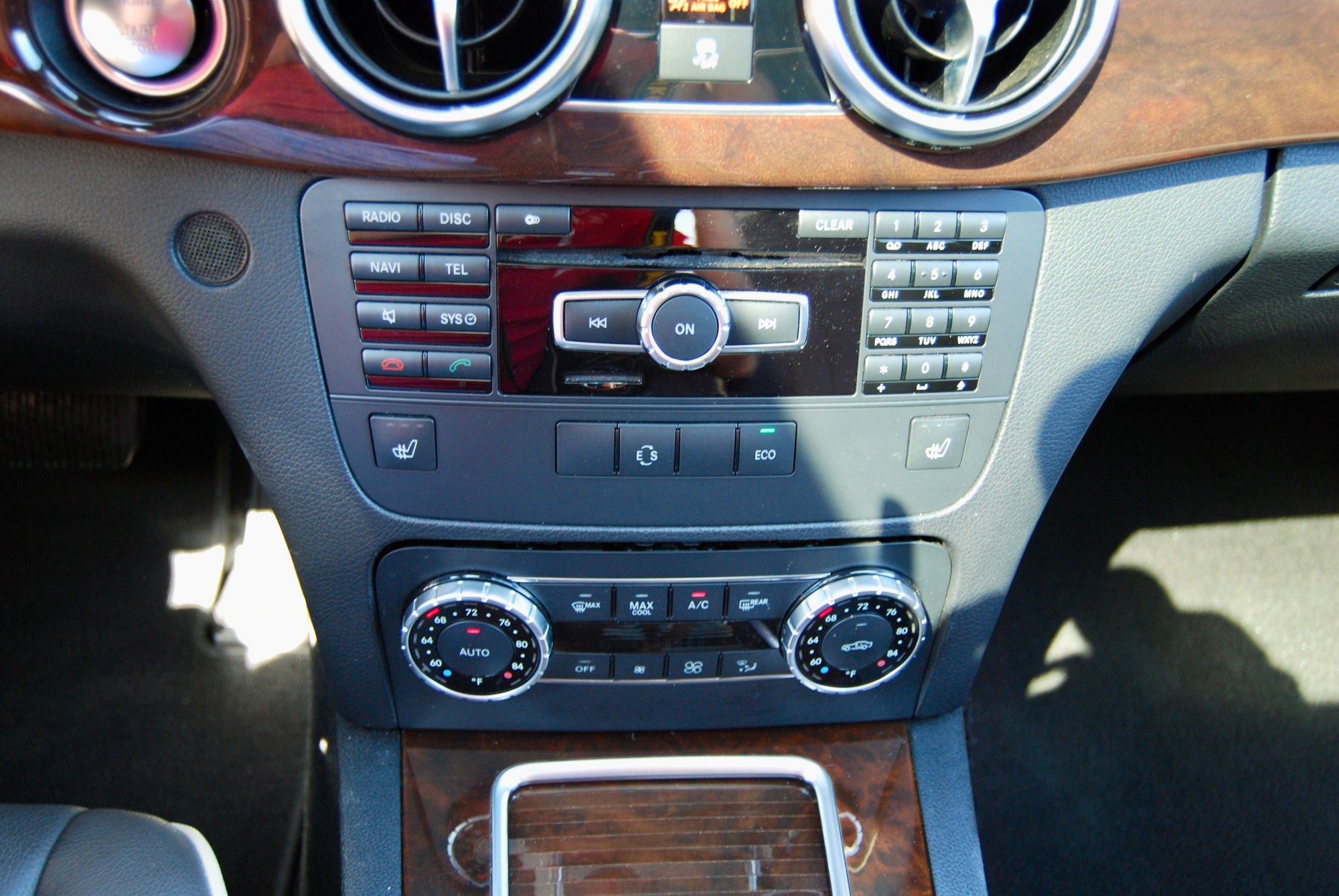 2014 Mercedes-Benz GLK350 - 2014 Mercedes GLK350 4MATIC - LOADED!!! - Used - VIN WDCGG8JB7EG255245 - 78,300 Miles - 6 cyl - AWD - Automatic - SUV - Gray - Dallas, TX 75013, United States