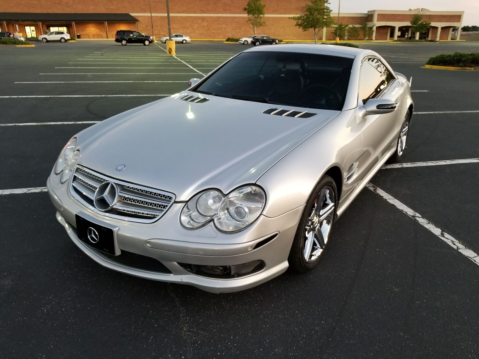 2004 Mercedes-Benz SL500 - 2004 Mercedes-Benz SL500 81k Miles - Used - VIN WDBSK75FX4F069479 - 80,900 Miles - 8 cyl - 2WD - Automatic - Convertible - Silver - Matthews, NC 28104, United States