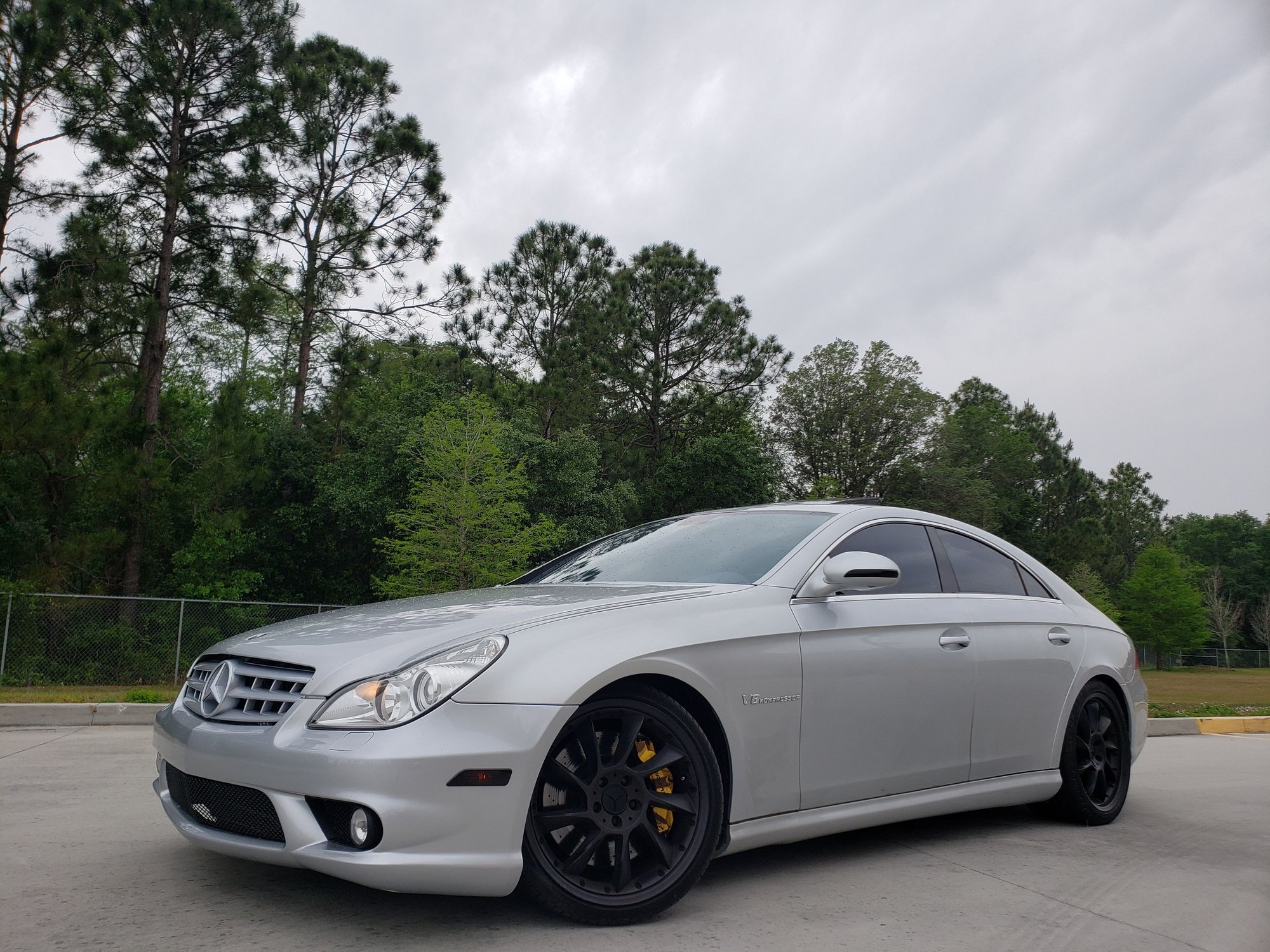 2006 Mercedes-Benz CLS55 AMG - 2006 MERCEDES BENZ CLS55 AMG - Used - VIN WDDDJ76X16A069946 - 89,818 Miles - 8 cyl - 2WD - Automatic - Coupe - Silver - Orlando, FL 32811, United States