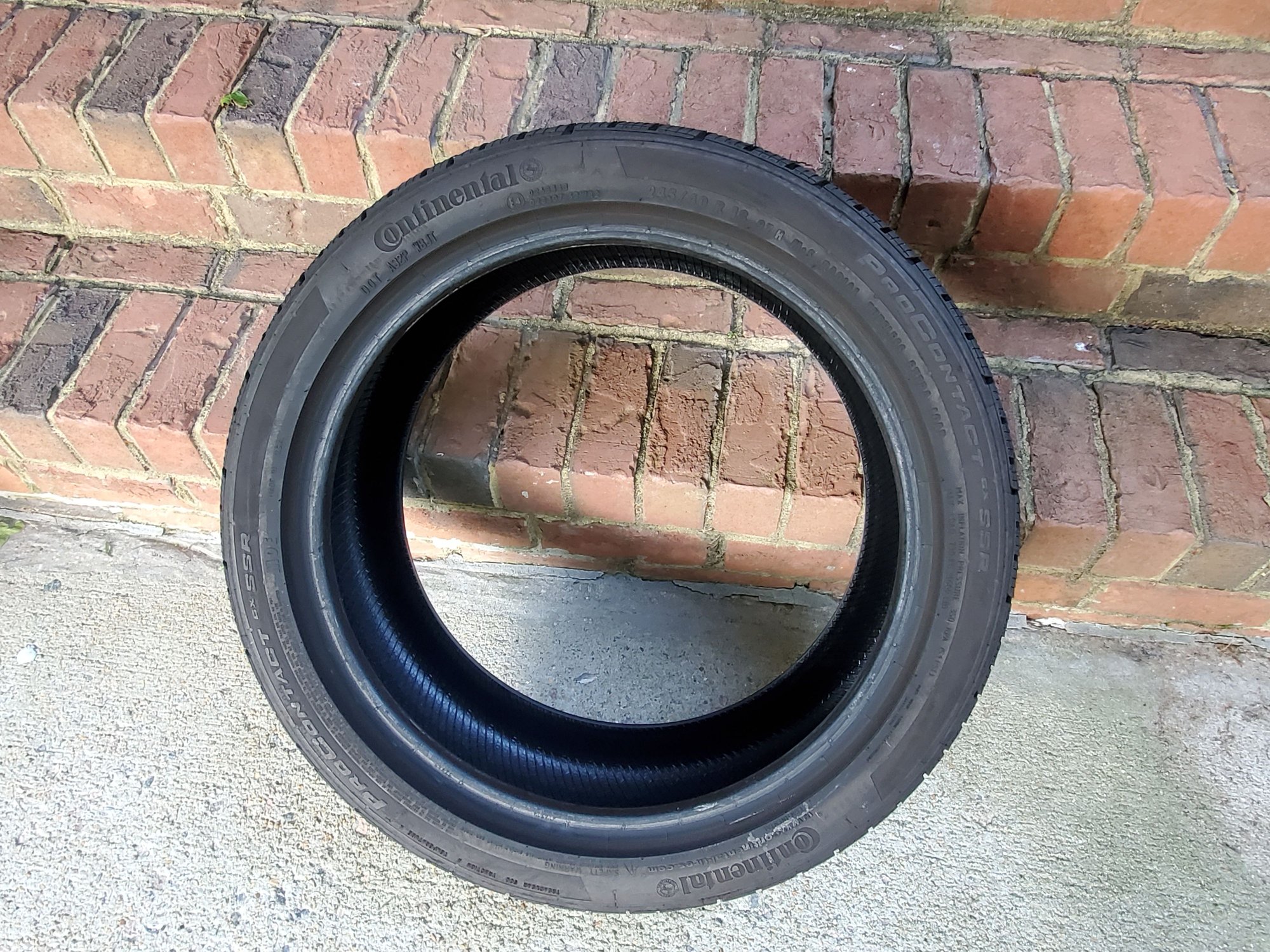 Wheels and Tires/Axles - Continental ProContact GX SSR tires, 18 inch, Staggered - Used - 2017 to 2020 Mercedes-Benz C43 AMG - Moseley, VA 23120, United States