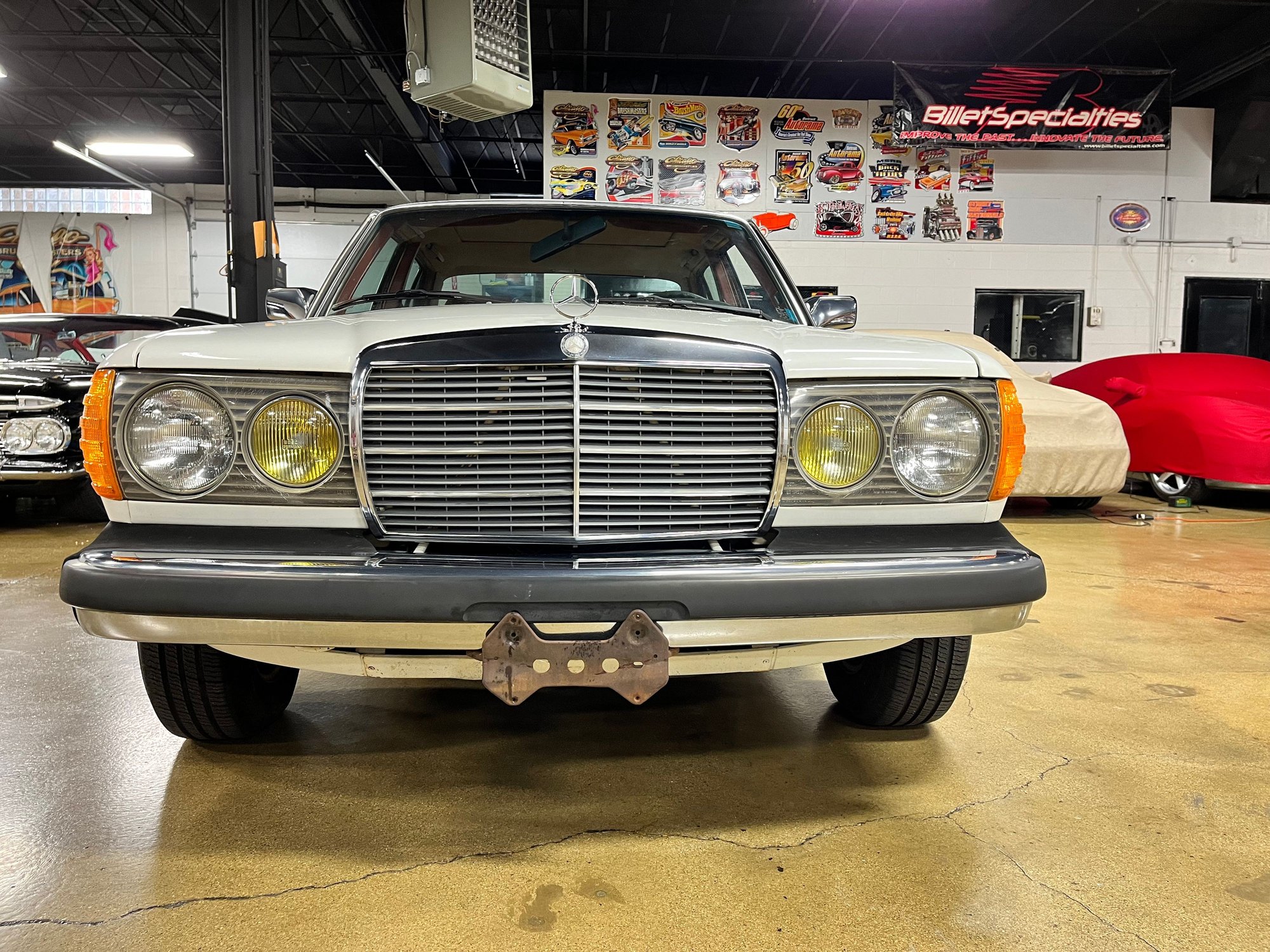 1982 Mercedes-Benz 300D - 1982 Mercedes Benz 300D Turbo Diesel Sedan - Used - VIN WDBAB33A8CB010934 - 176,000 Miles - 5 cyl - 2WD - Automatic - Sedan - White - Riverside, IL 60546, United States