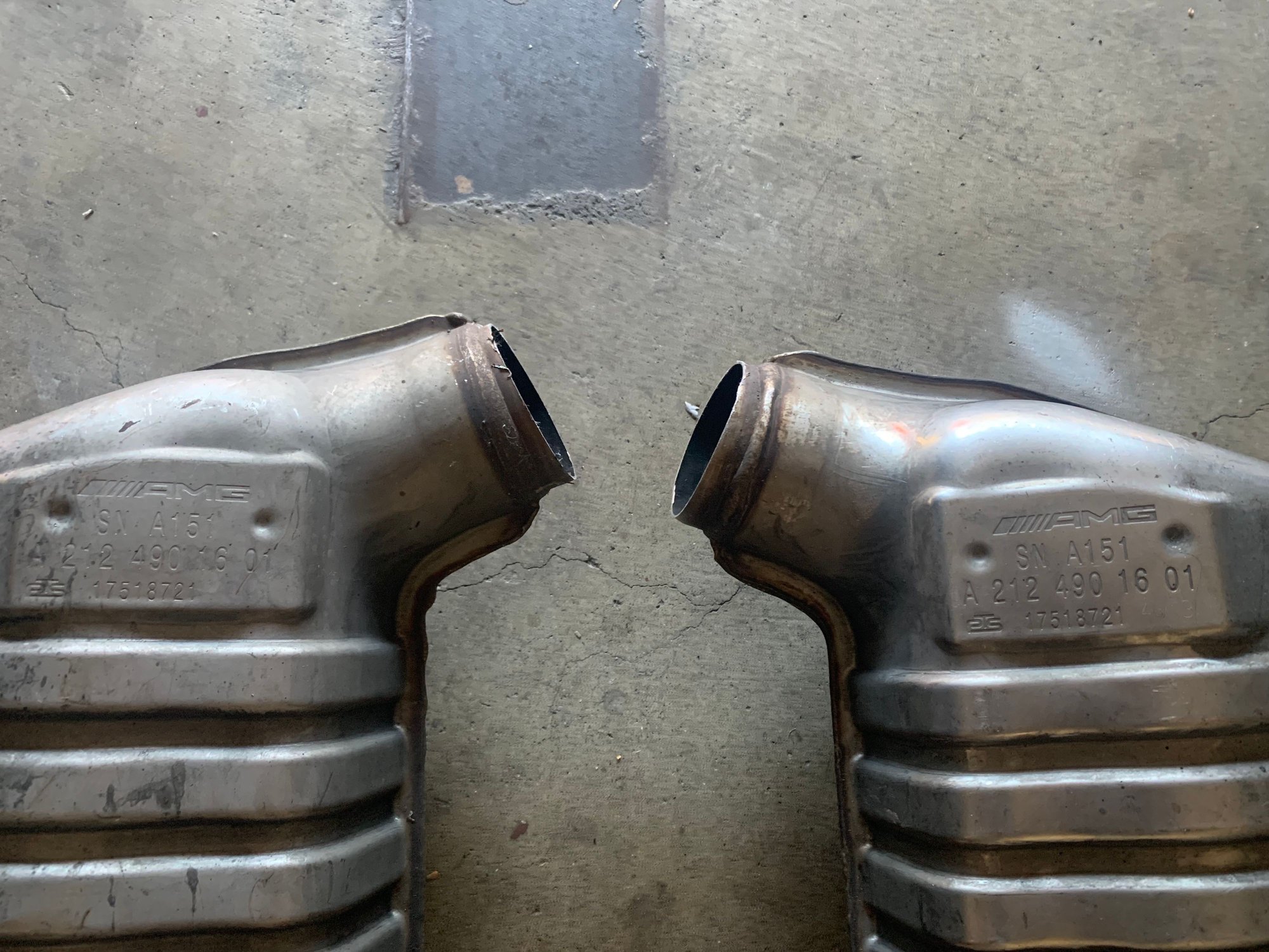 Engine - Exhaust - 2014-2016 E63 AMG both sides muffler exhaust - Used - 2014 to 2016 Mercedes-Benz E63 AMG S - Sacramento, CA 95628, United States