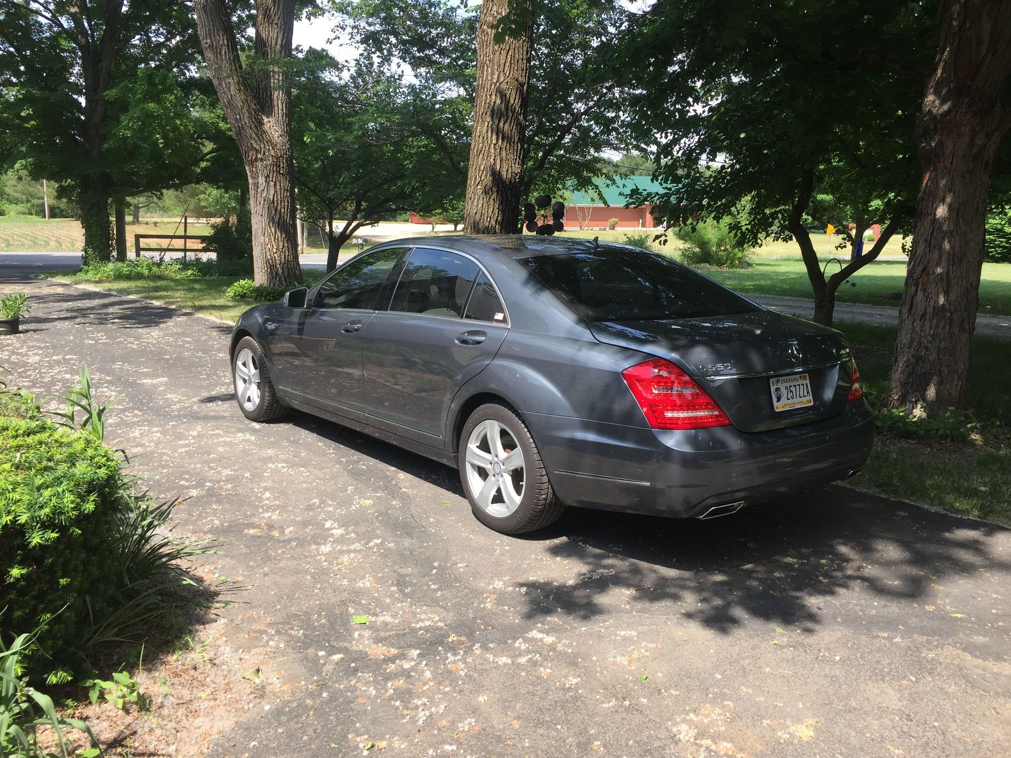 2010 Mercedes-Benz S550 - 2010 s550 4matic very nice condition garage kept - Used - VIN WDDNG8GB5AA343444 - 110,000 Miles - 8 cyl - AWD - Automatic - Sedan - Other - Indianapolis, IN 46260, United States