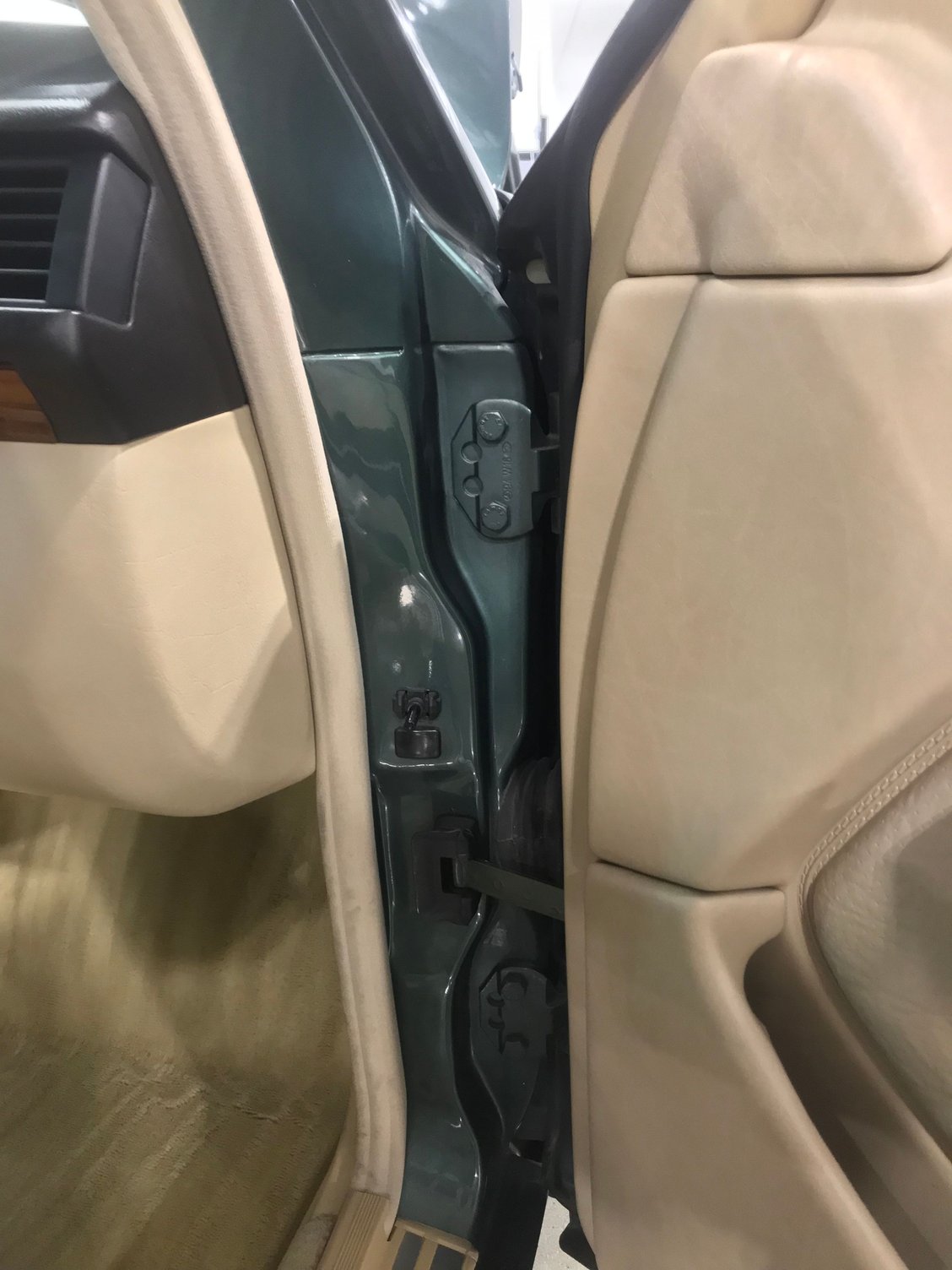 1995 Mercedes-Benz E300 - 1995 Mercedes-Benz E300 Diesel (Garage kept, dealership serviced, adult owned) - Used - VIN WDBEB31E6SC157429 - 239,801 Miles - 6 cyl - 2WD - Automatic - Sedan - Other - Manassas Park, VA 20111, United States