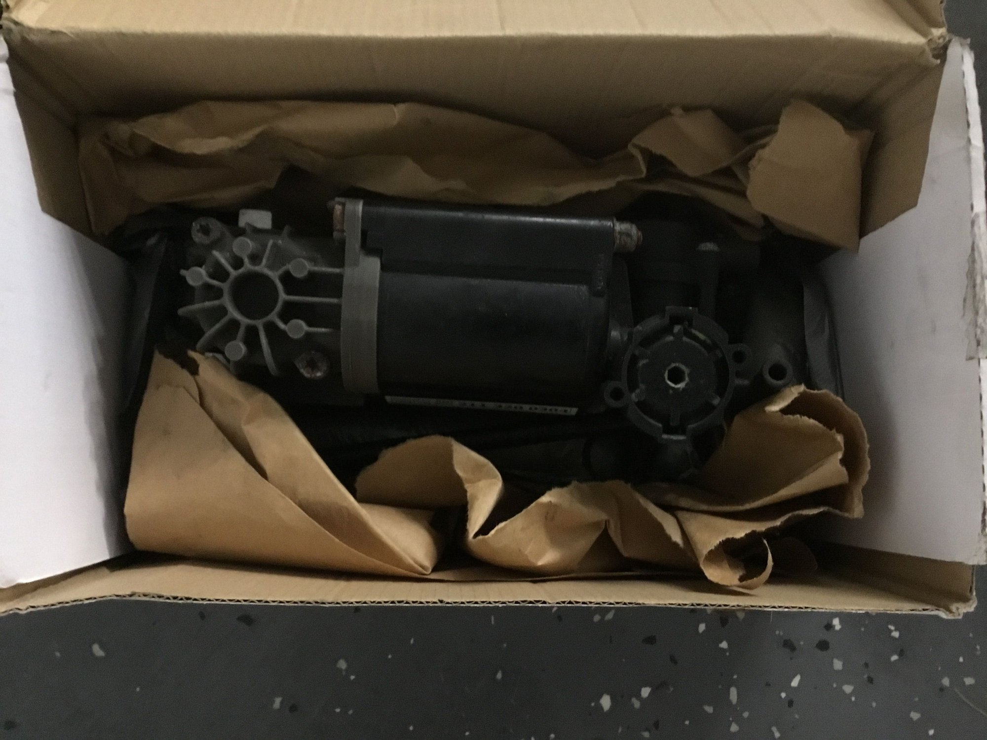 2004 Mercedes-Benz E500 - Rebuilt Airmatic compressor - Steering/Suspension - $1 - Dartmouth, MA 02747, United States