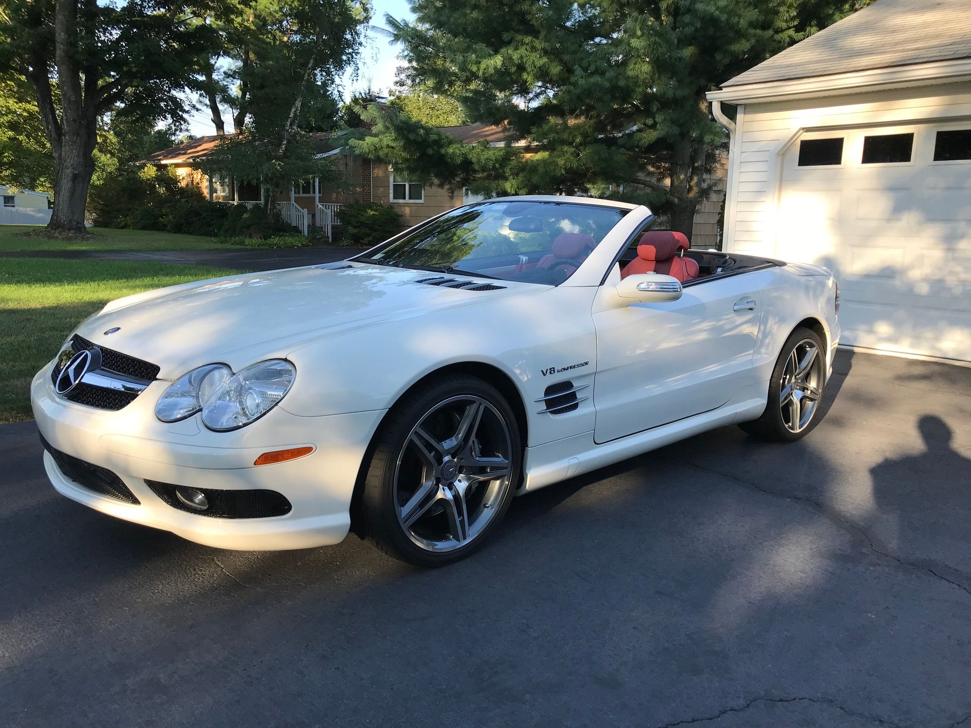 2005 Mercedes-Benz SL55 AMG - 2005 Mercedes-Benz SL55 AMG -24,000 miles -Like New - Obsessively Maintained -$43,000 - Used - VIN WDBSK74F55F094714 - 8 cyl - 2WD - Automatic - Convertible - White - Fairfield, CT 06824, United States