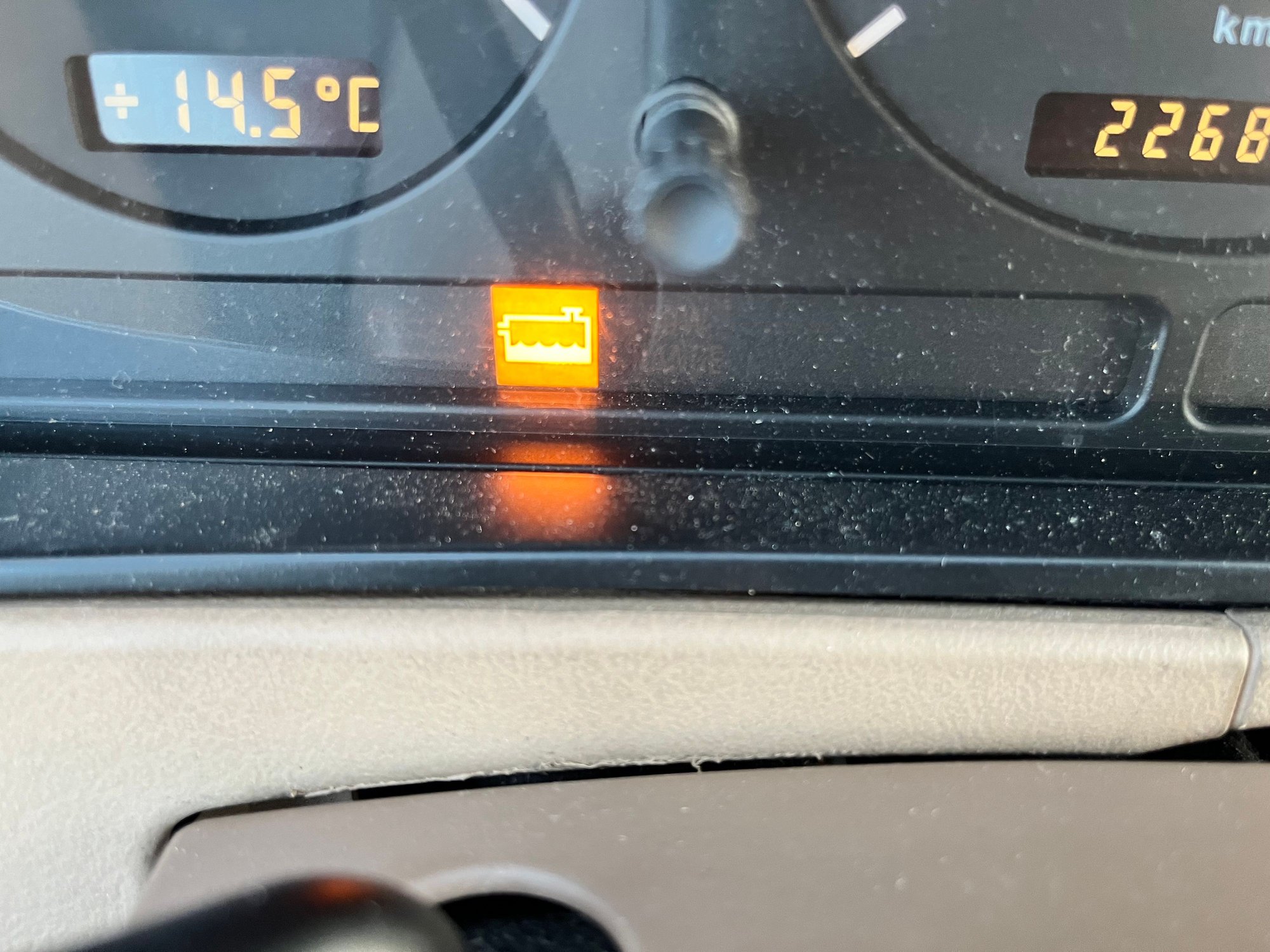 Coolant level stays on 
