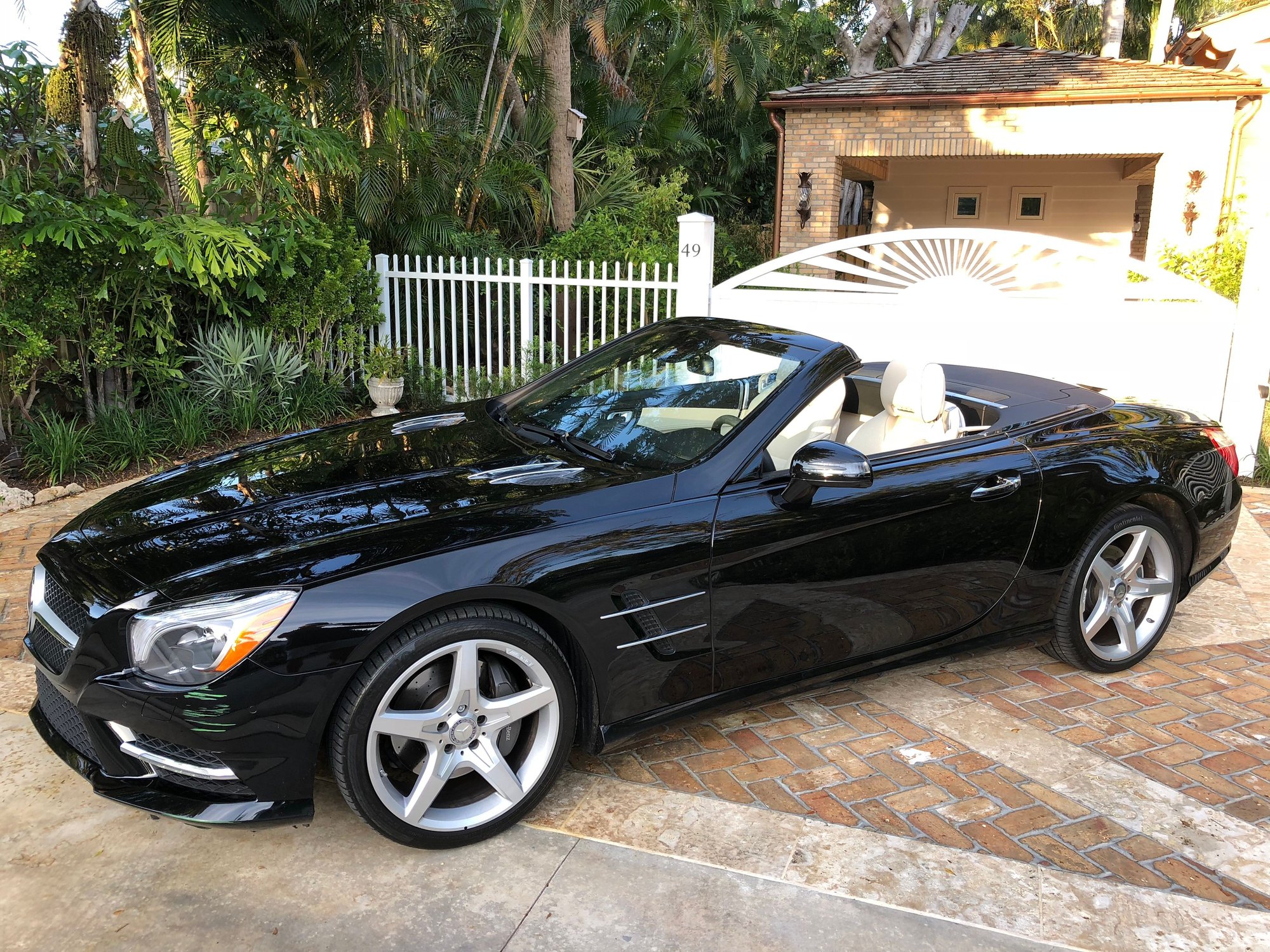 2016 Mercedes-Benz SL400 - Grandma's loaded SL 400 - Used - VIN WDDJK6FA1GF038996 - 10,750 Miles - 6 cyl - Automatic - Convertible - Black - Delray Beach, FL 33483, United States