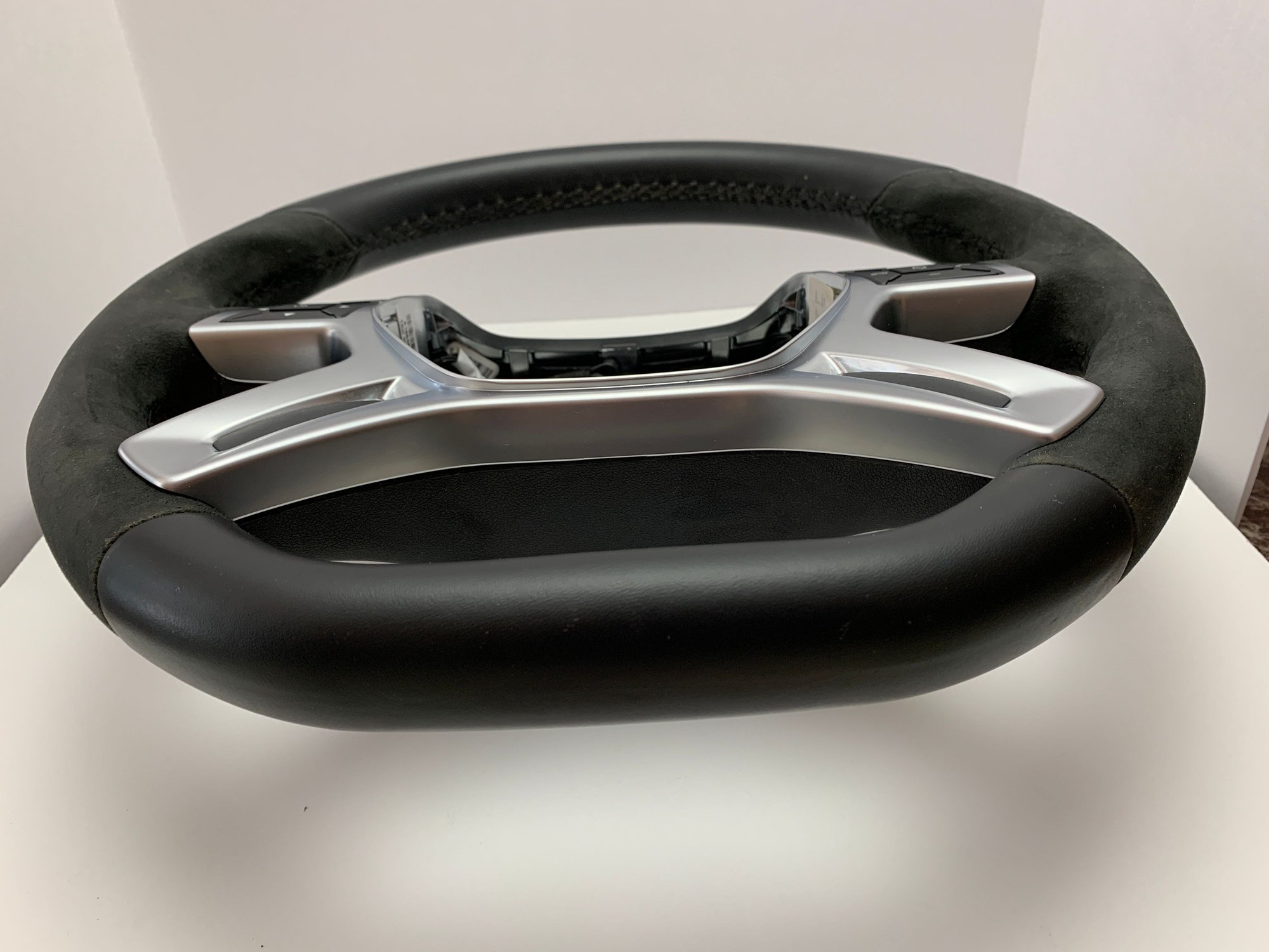 Interior/Upholstery - MERCEDES AMG W166 ML63 X166 GL63 W463 OEM FLAT BOTTOM STEERING WHEEL A1664601018 9G60 - Used - 2013 to 2018 Mercedes-Benz G550 - 2013 to 2016 Mercedes-Benz GL450 - 2012 to 2015 Mercedes-Benz ML350 - Bradenton, FL 34202, United States