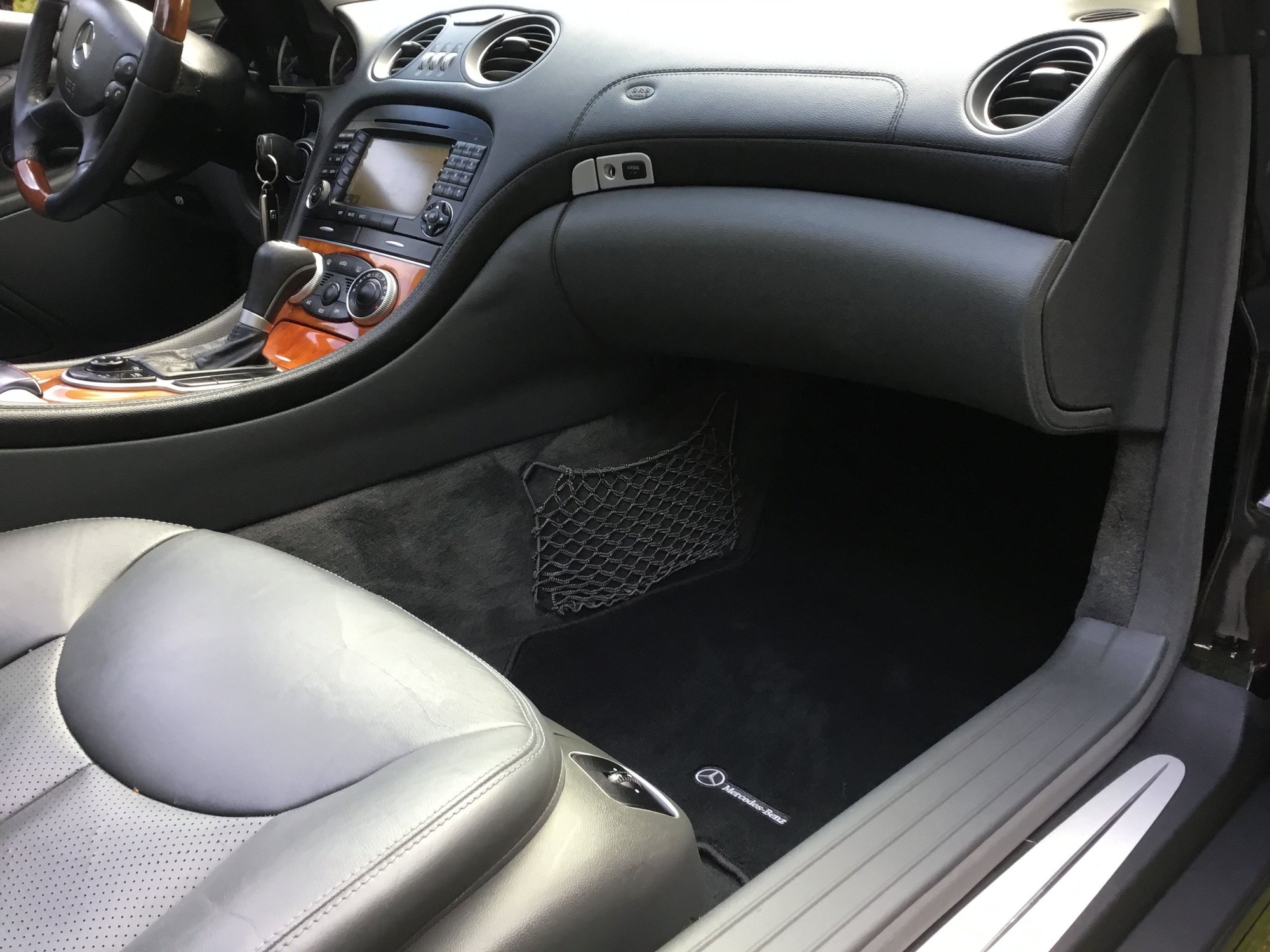 2006 Mercedes-Benz SL500 - 2006 Mercedes Benz SL500 in great condition - Used - VIN WDBSK75F16F109354 - 173,000 Miles - 8 cyl - 2WD - Automatic - Convertible - Black - Dartmouth, MA 02747, United States