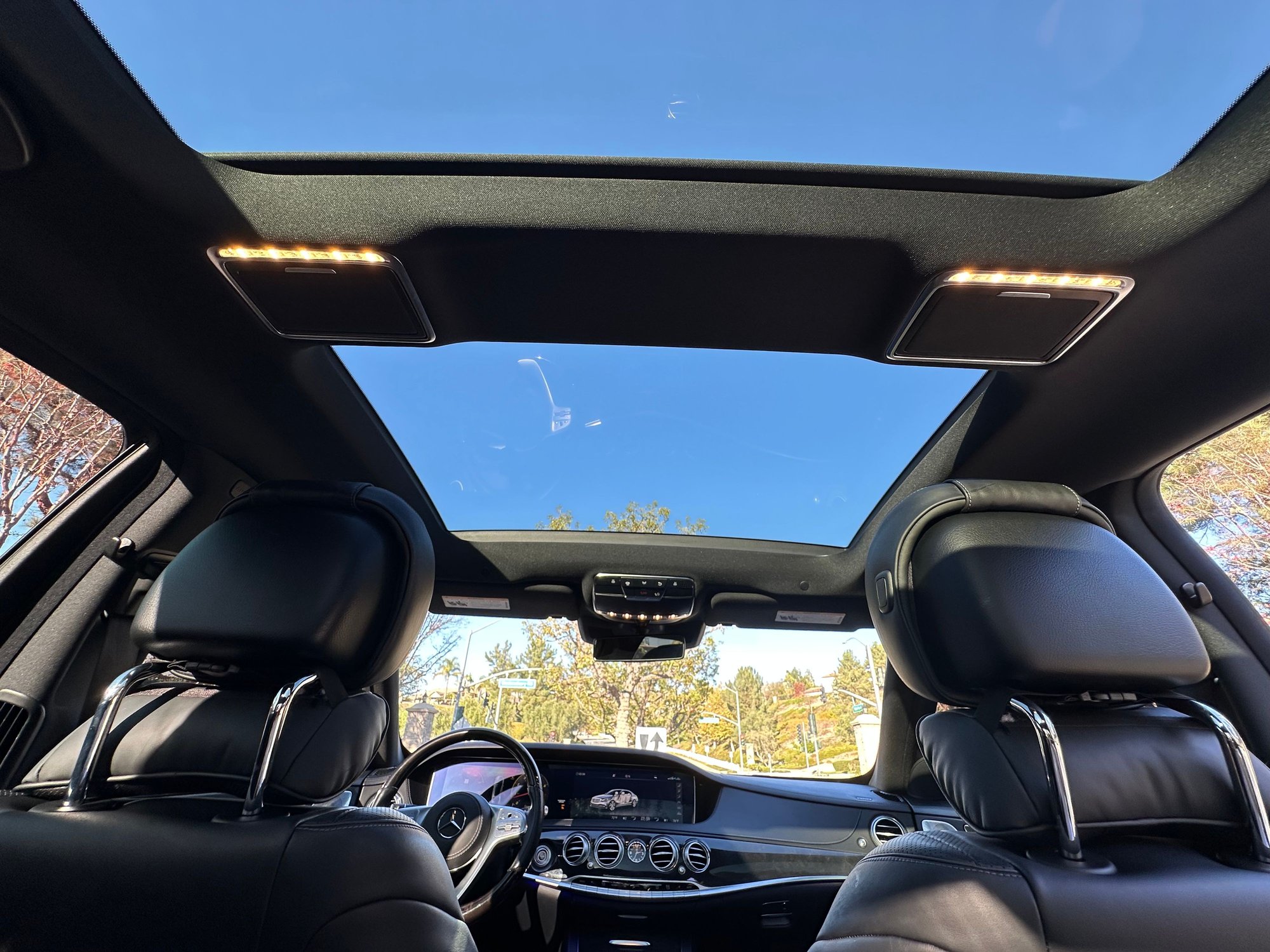 2019 Mercedes-Benz S560 - 2019 Mercedes-Benz S-Class S 560 Sedan 4D - Used - VIN WDDUG8DB2KA483324 - 53,500 Miles - 8 cyl - 2WD - Automatic - Sedan - White - Huntington Beach, CA 92646, United States